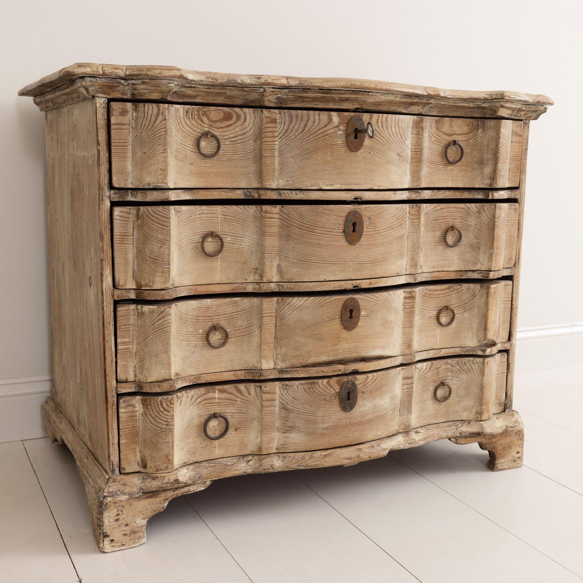 18th Century and Earlier 18th c. Danish Arbalette Shaped Commode in Original Patina For Sale