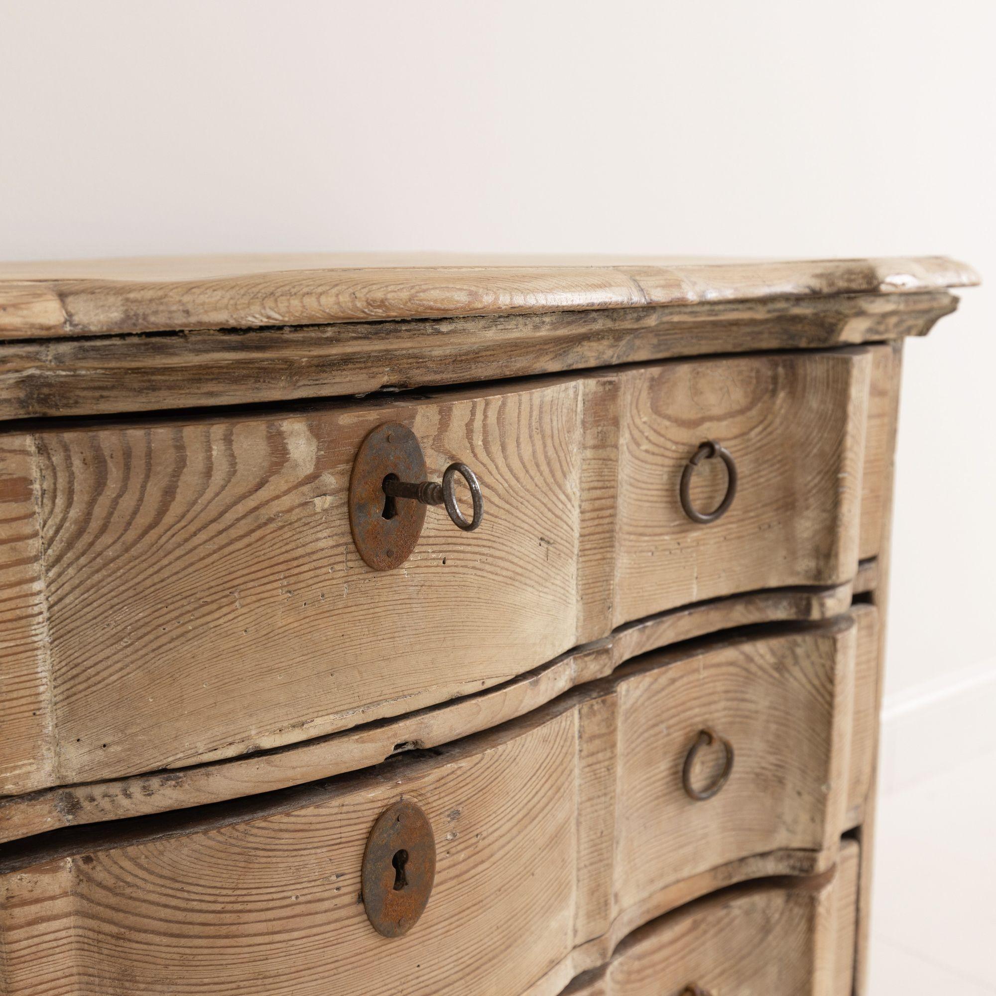 18th c. Danish Pine Arbalette Shaped Commode in Original Patina For Sale 2