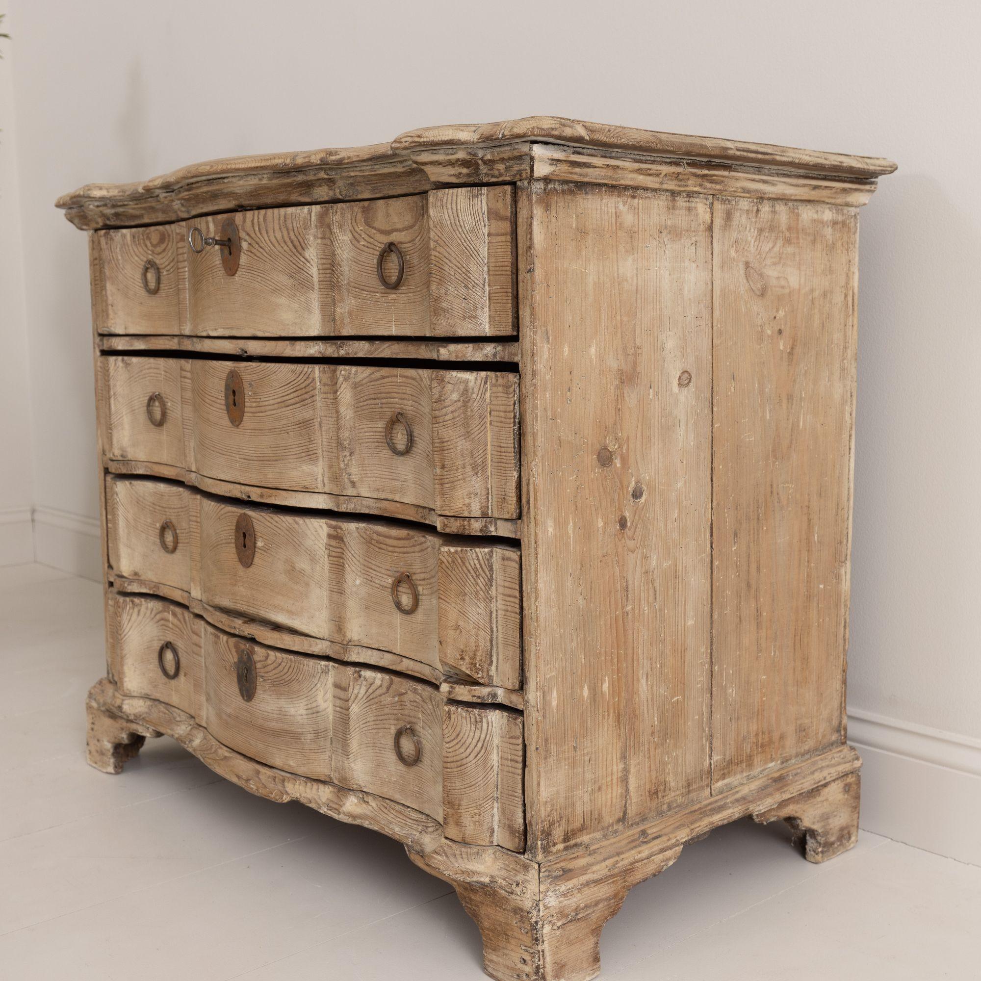 18th c. Danish Pine Arbalette Shaped Commode in Original Patina For Sale 3