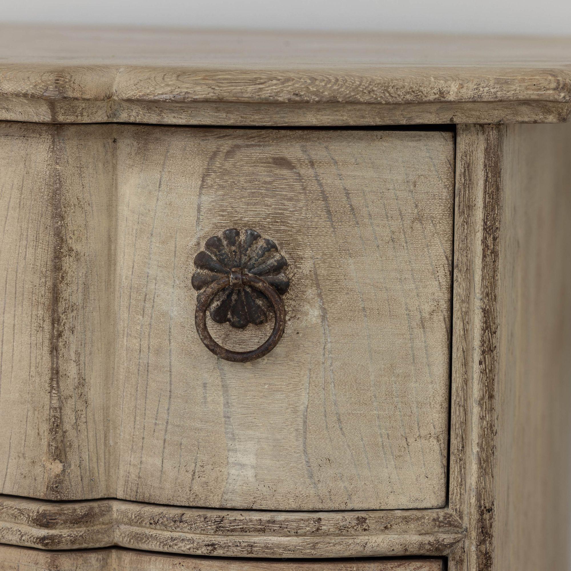 18th c. Danish Oak Commode in Original Patina with Arbalette Shaped Front For Sale 5
