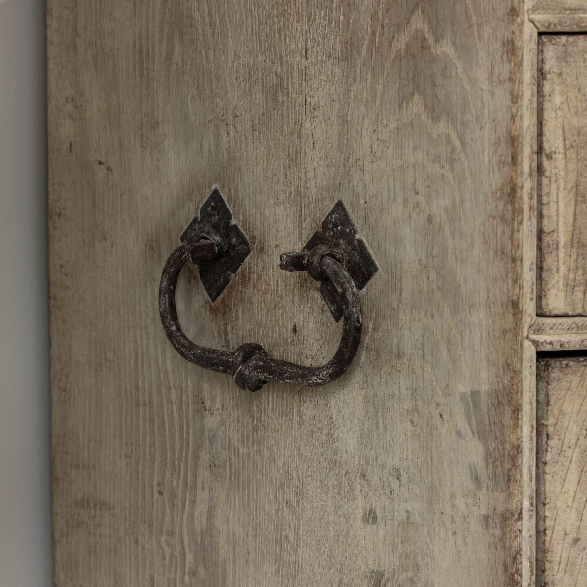 XVIIIe siècle et antérieur XVIIIe siècle Commode danoise en Oak Patina d'origine avec façade en forme d'arbalette