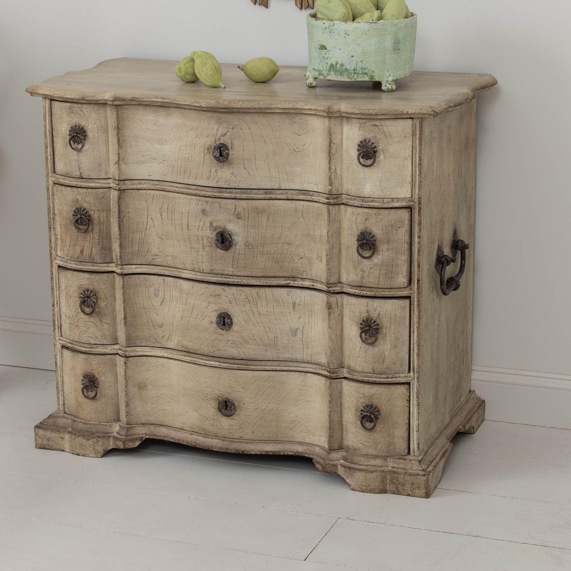 18th c. Danish Oak Commode in Original Patina with Arbalette Shaped Front For Sale 2