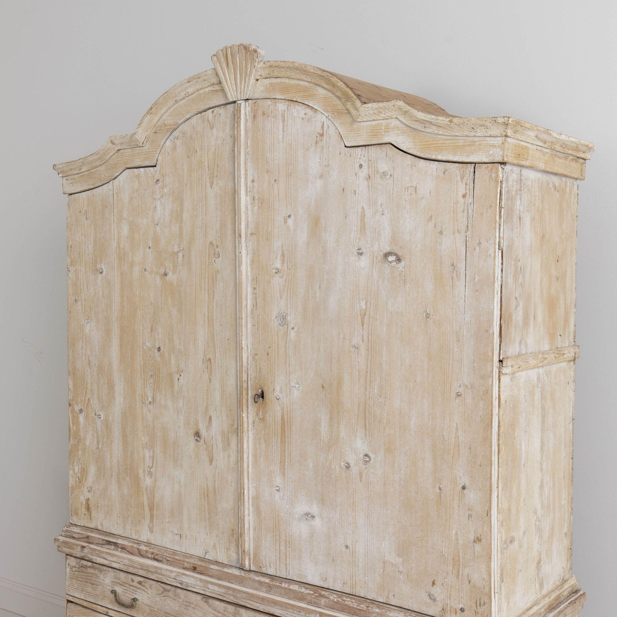 18th c. Dutch Linen Press with Bombay Base in Original Patina 7