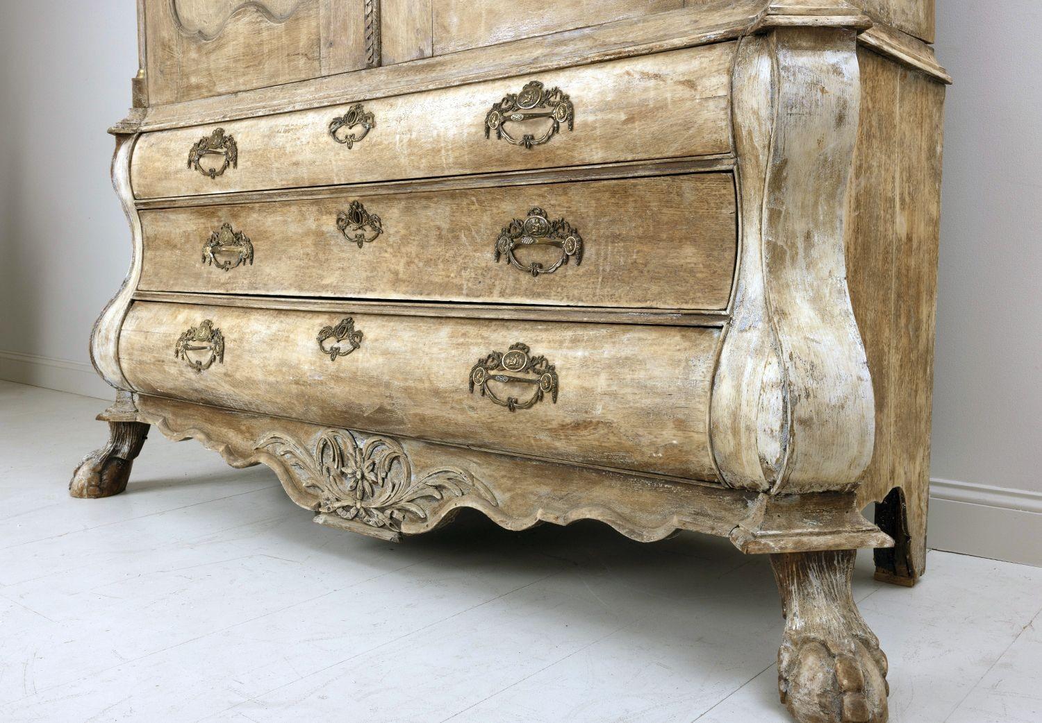 18th c. Dutch Rococo Period Oak Linen Cabinet Press in Original Patina 4