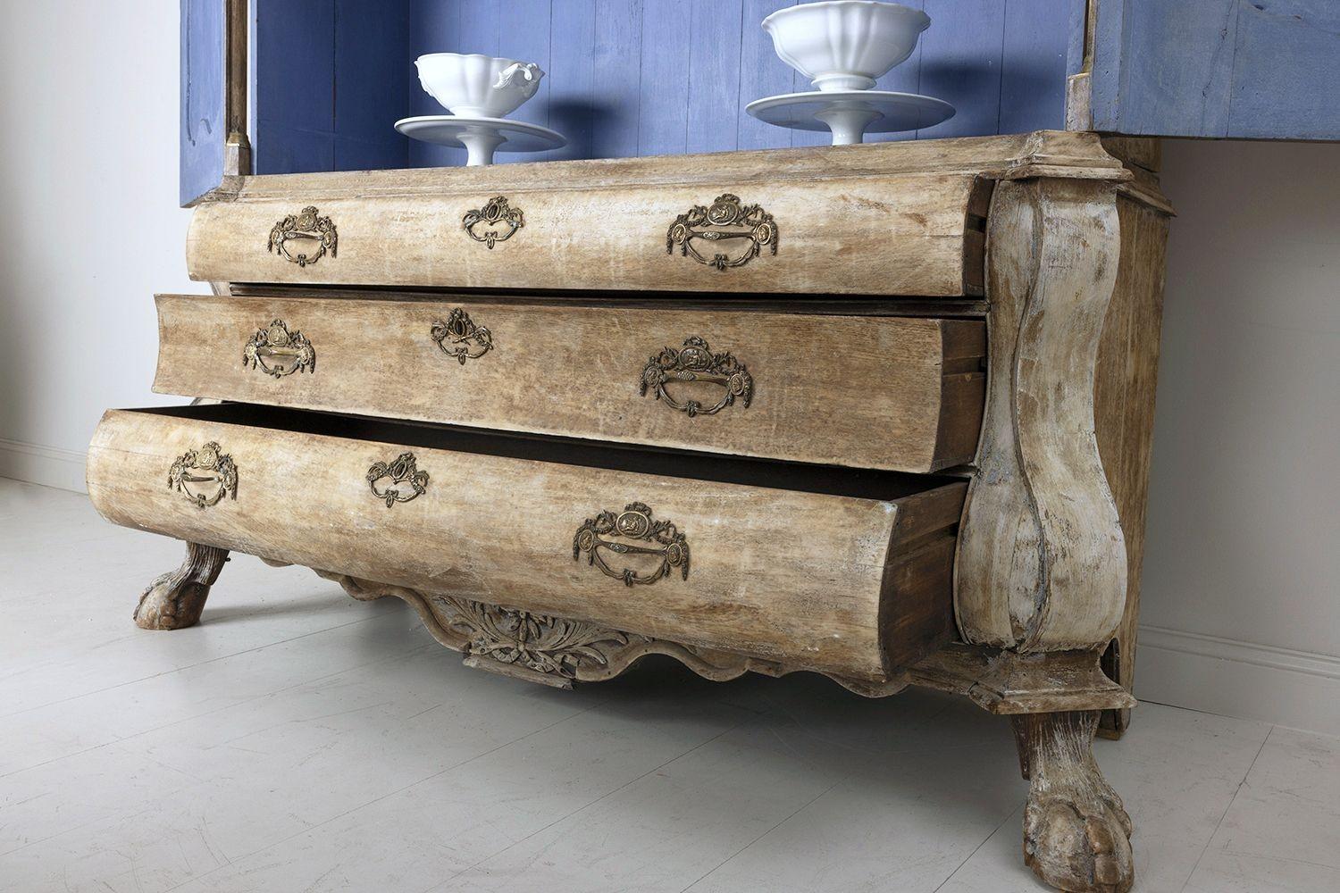 18th c. Dutch Rococo Period Oak Linen Cabinet Press in Original Patina 7