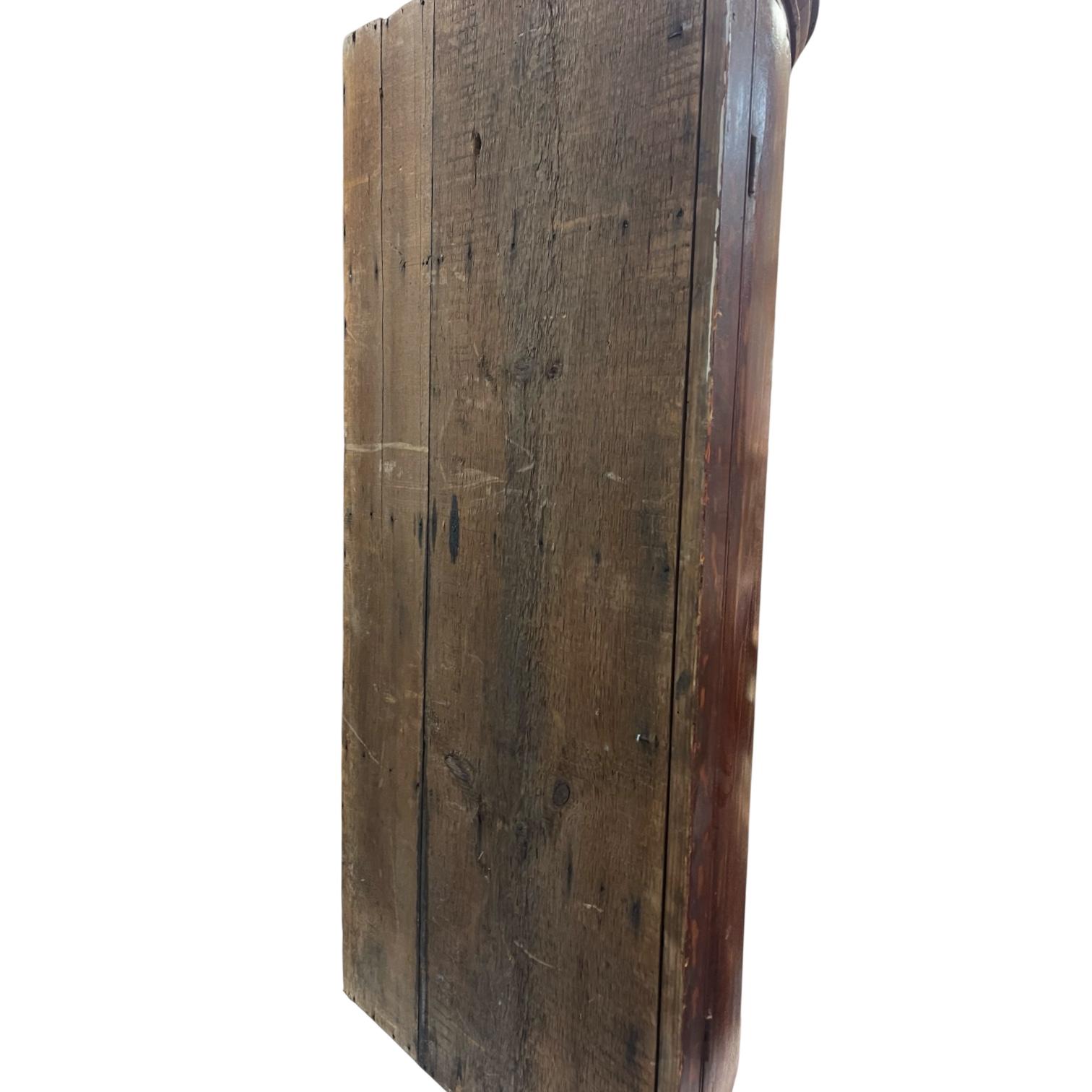 18th-C. Early American Primitive Grain Faux Bois Painted Corner Wall Cabinet In Good Condition For Sale In Kennesaw, GA