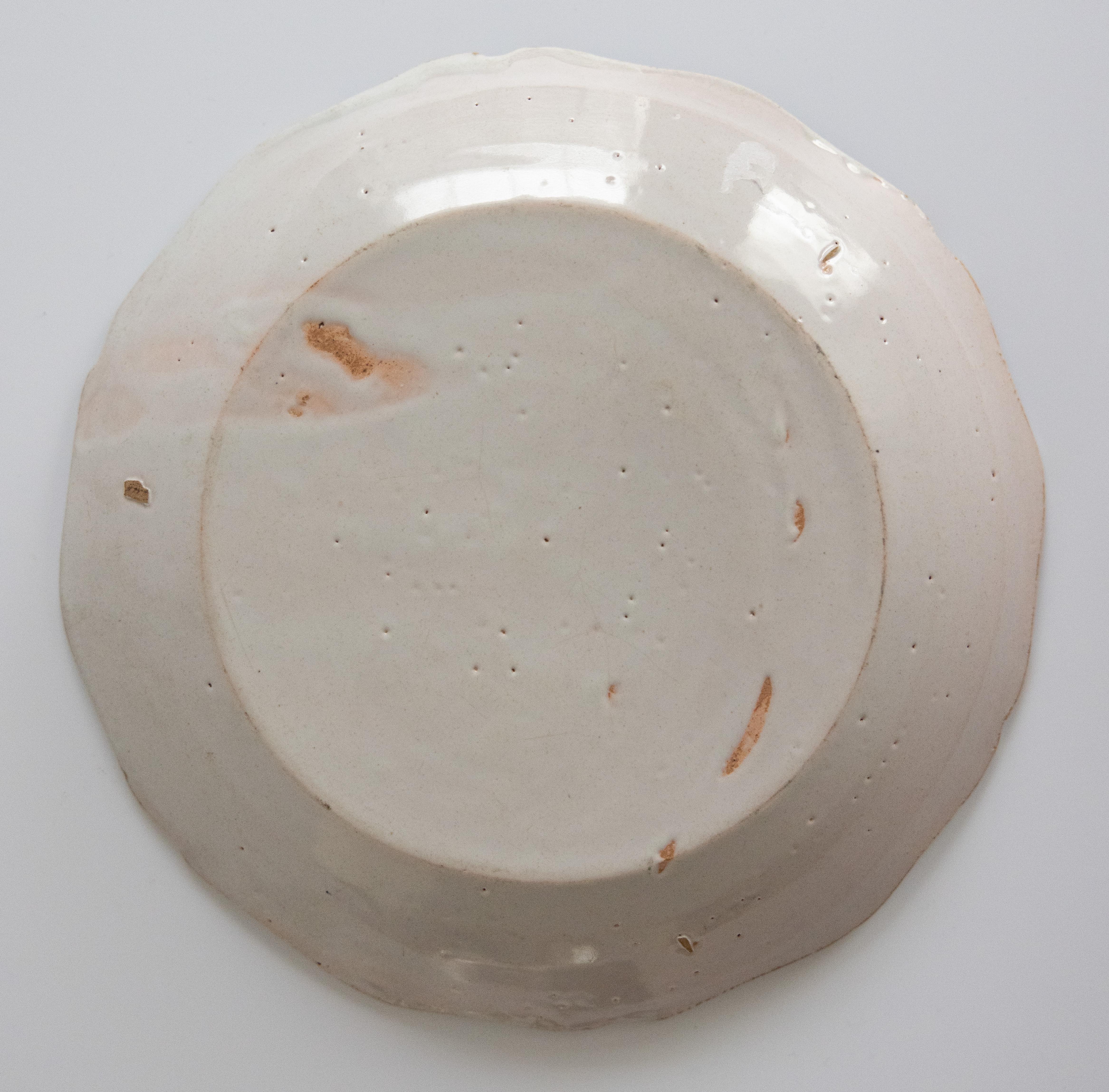 Plato francés del siglo XVIII Nevers Birdbath Faïence policromado en Bueno estado para la venta en Pearland, TX