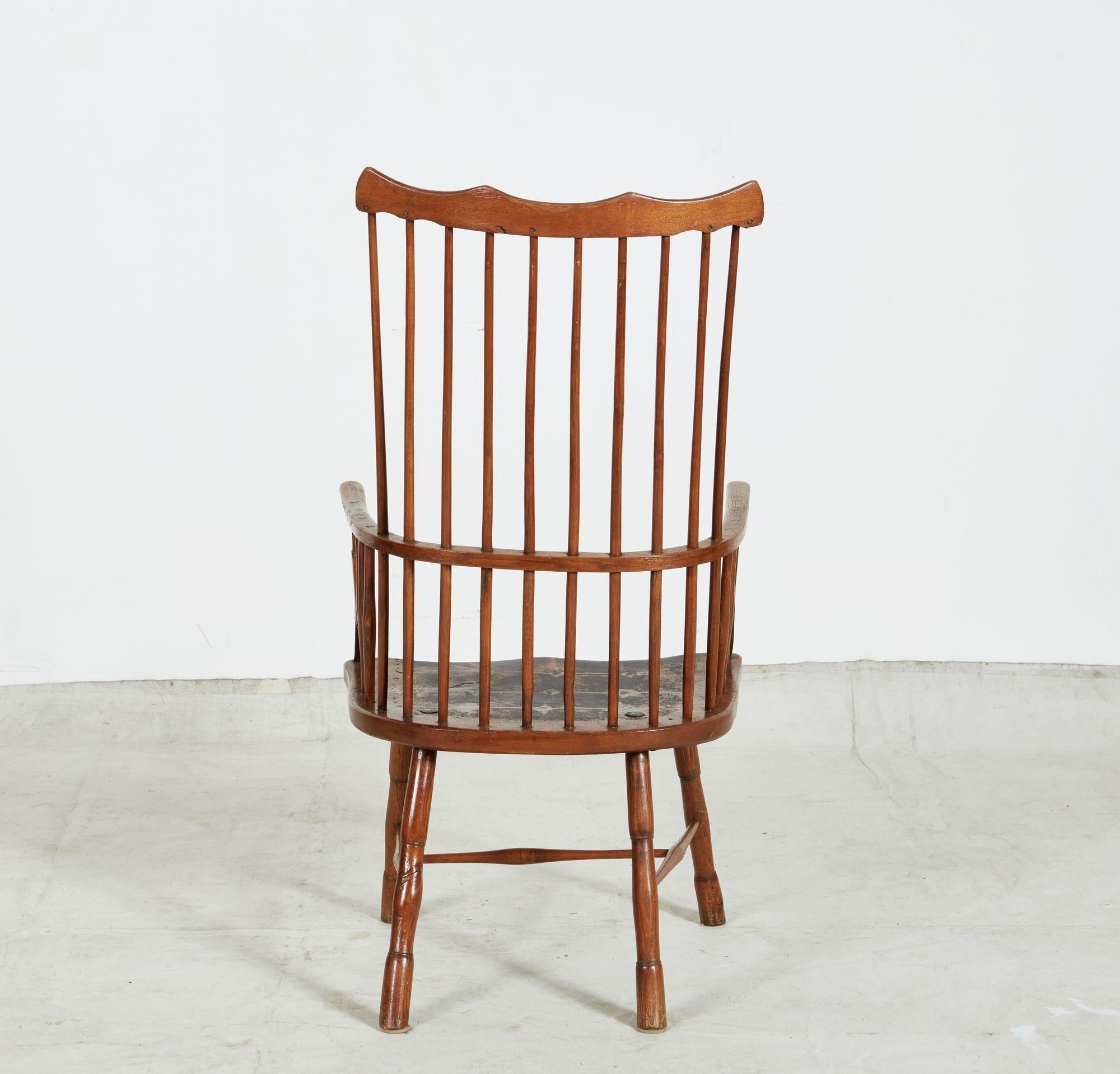 XVIIIe siècle Fauteuil Windsor à dossier en peigne en vente 5