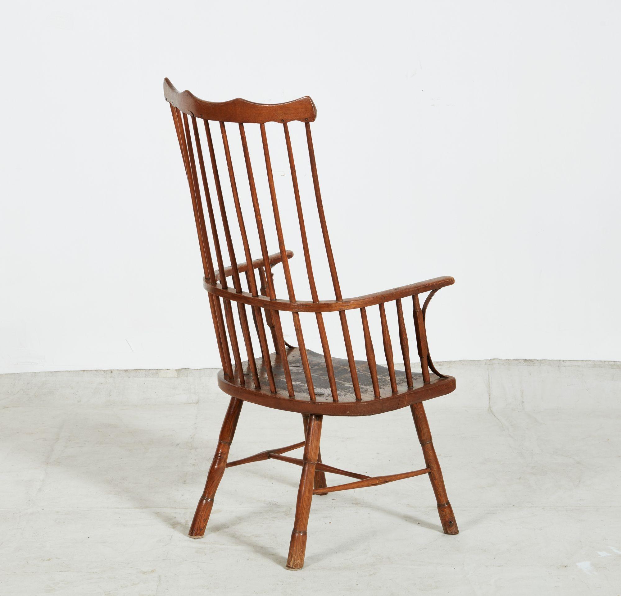 XVIIIe siècle Fauteuil Windsor à dossier en peigne en vente 6