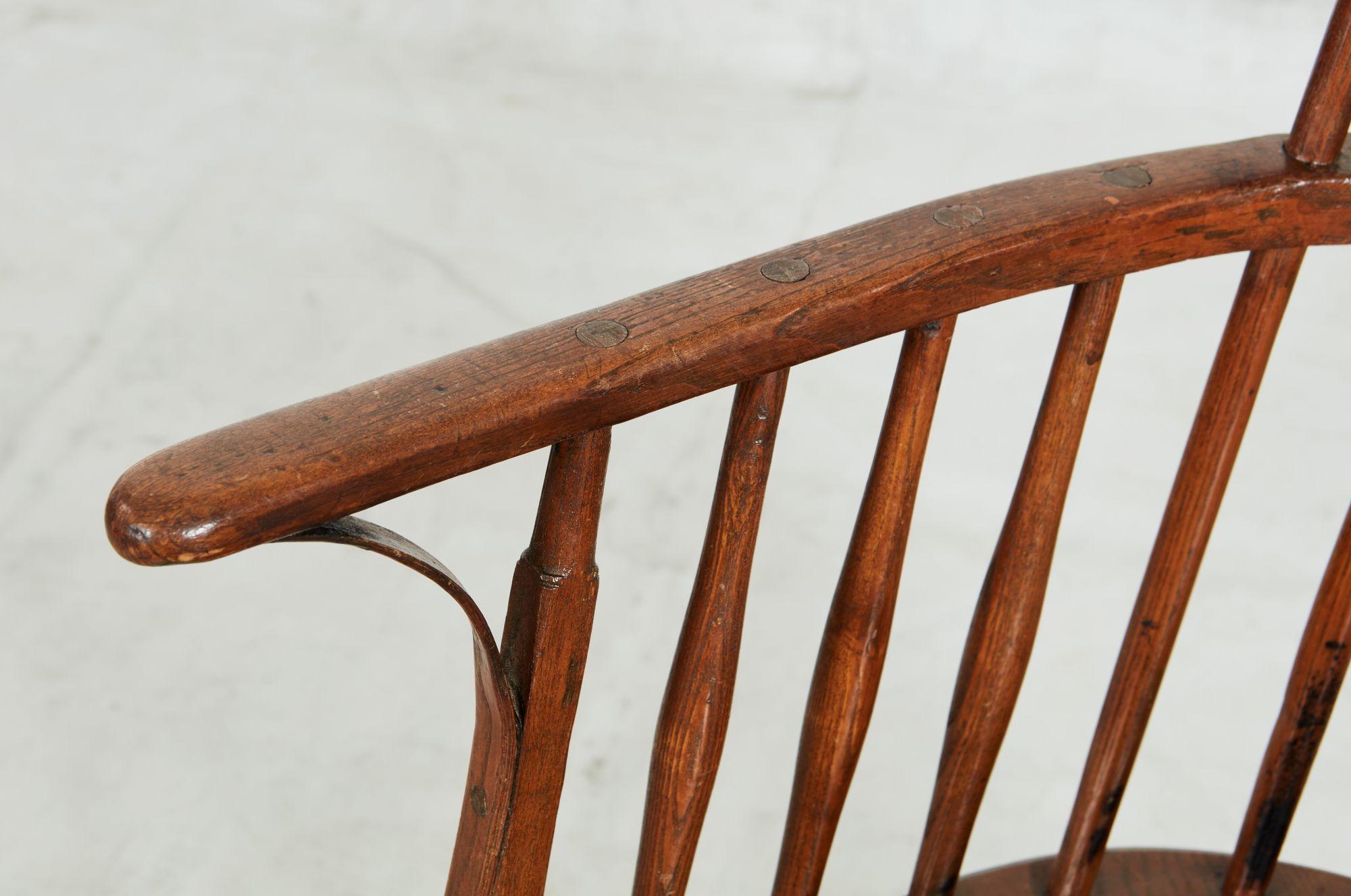 XVIIIe siècle Fauteuil Windsor à dossier en peigne Bon état - En vente à Greenwich, CT