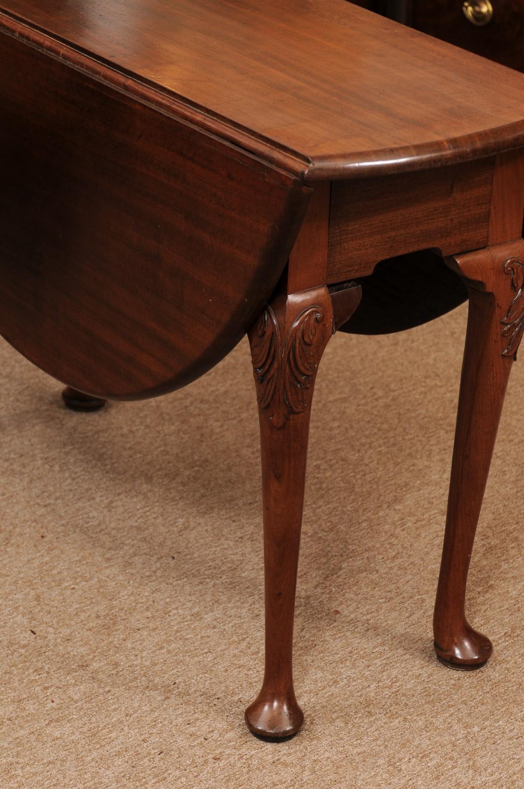 18th C English George II Mahogany Drop Leaf Table w/ Acanthus Leaf  For Sale 2