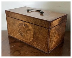 XVIIIe siècle Boîte à thé de l'époque de George III, en bois satiné et acajou, CIRCA 1790