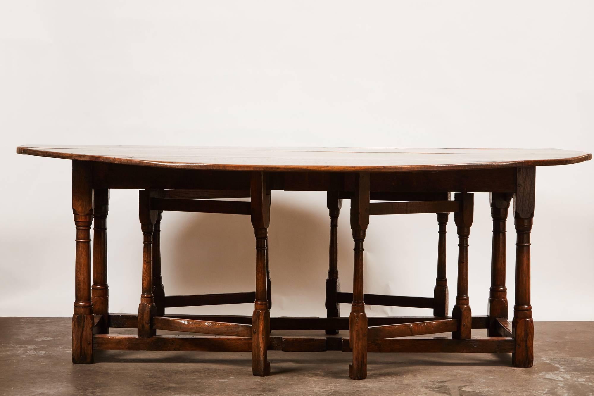 20th Century 18th Century style English Oak Gateleg Table