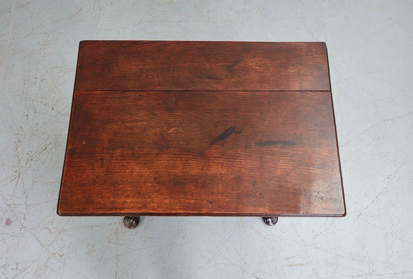 18th c. English Padfoot Side Table In Distressed Condition For Sale In Greenwich, CT