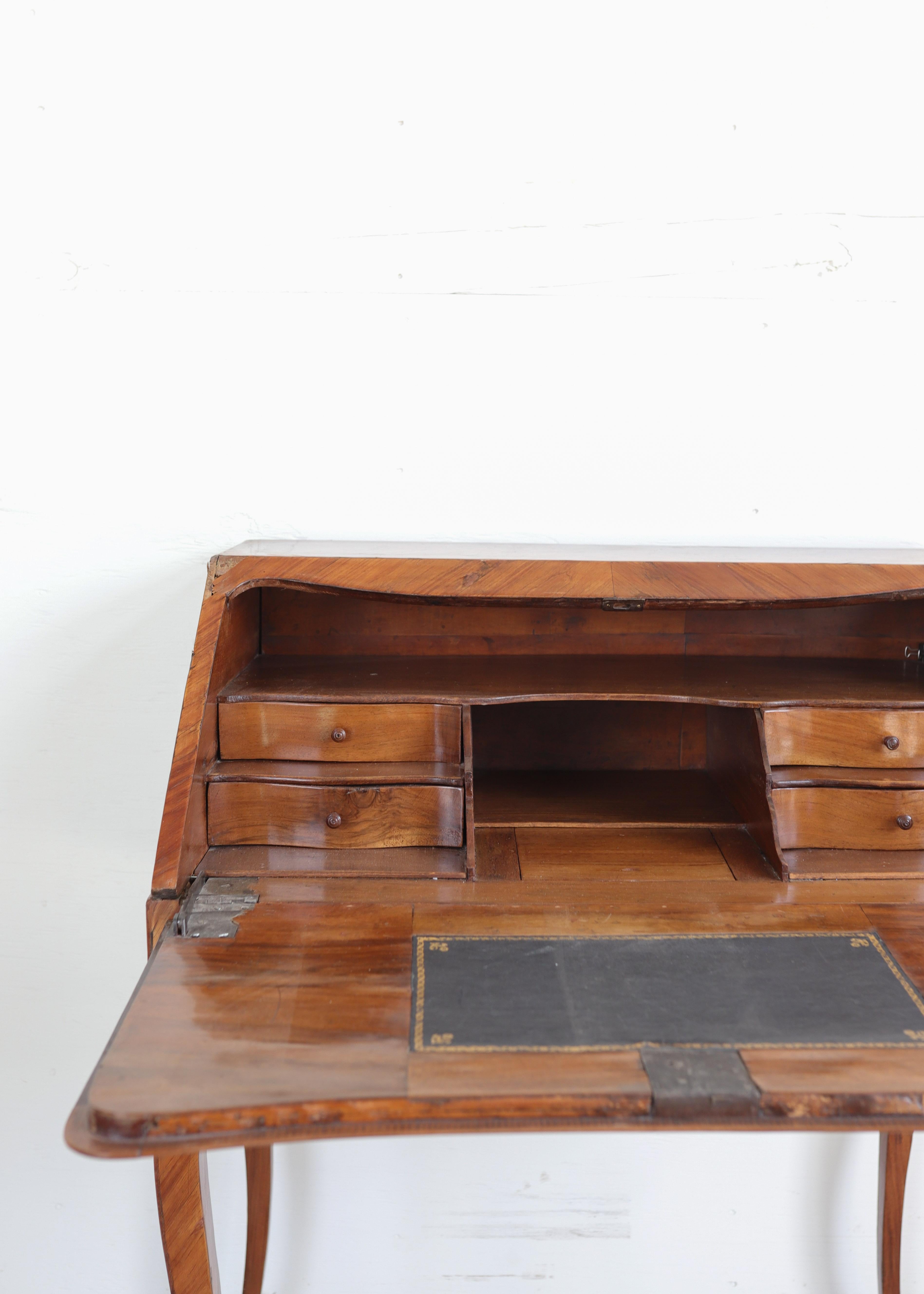 18. Jahrhundert. Französisches Bureau de Dame im Angebot 2