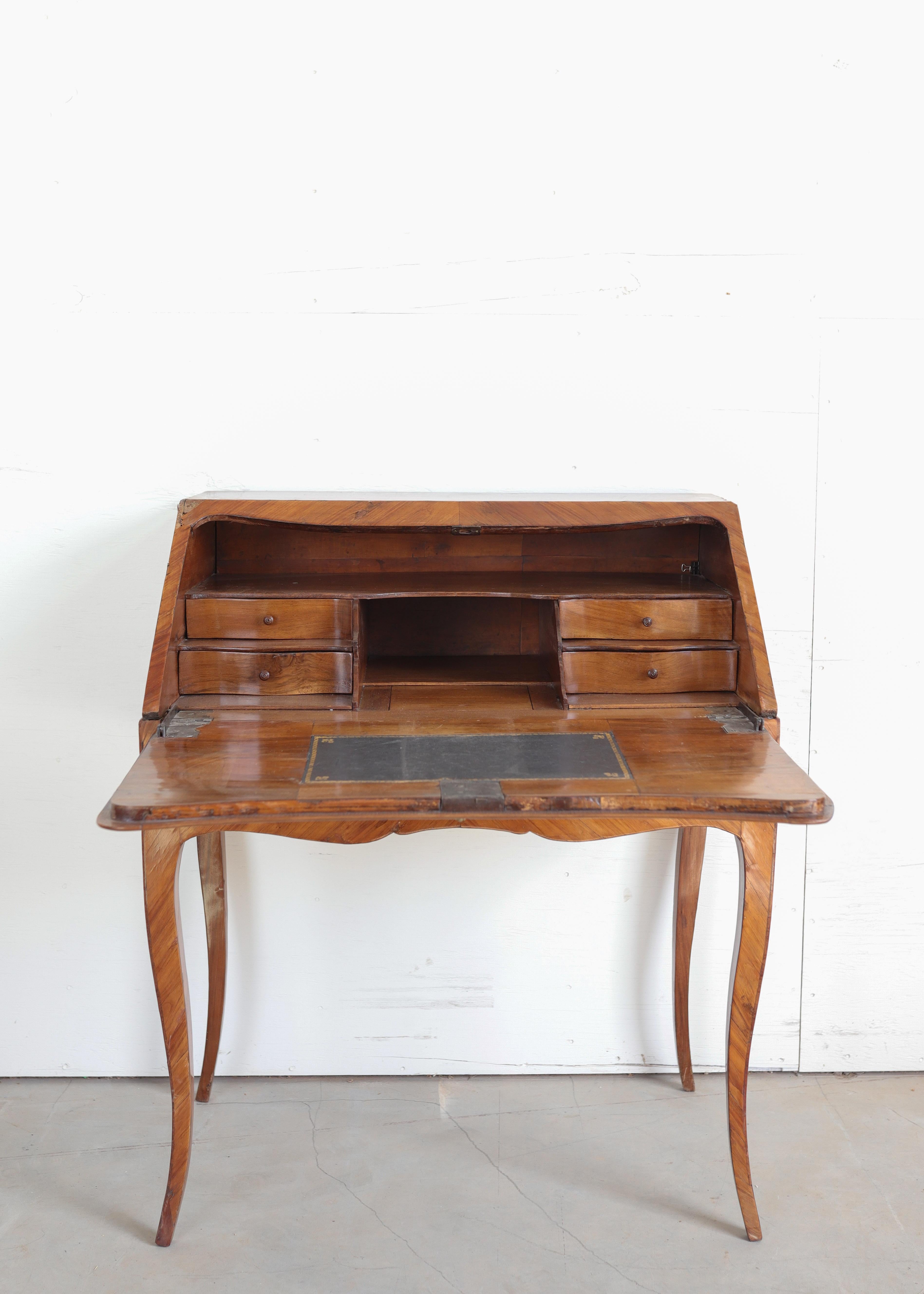 18. Jahrhundert. Französisches Bureau de Dame im Angebot 3