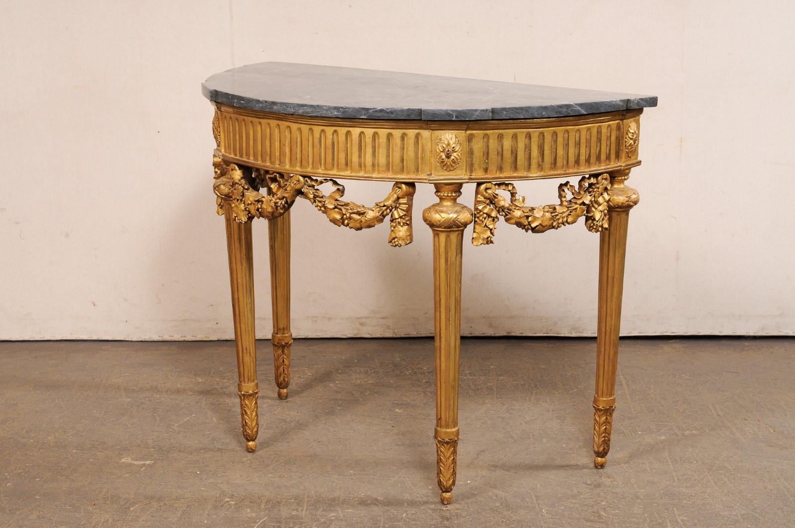 Table Demi-Lune française du 18e siècle avec jupe guirlande et plateau en marbre bleu turquin en vente 7