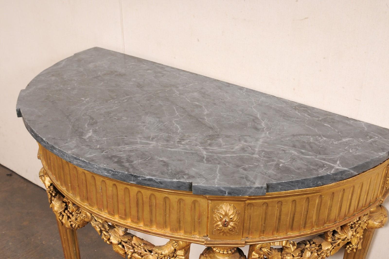Table Demi-Lune française du 18e siècle avec jupe guirlande et plateau en marbre bleu turquin Bon état - En vente à Atlanta, GA