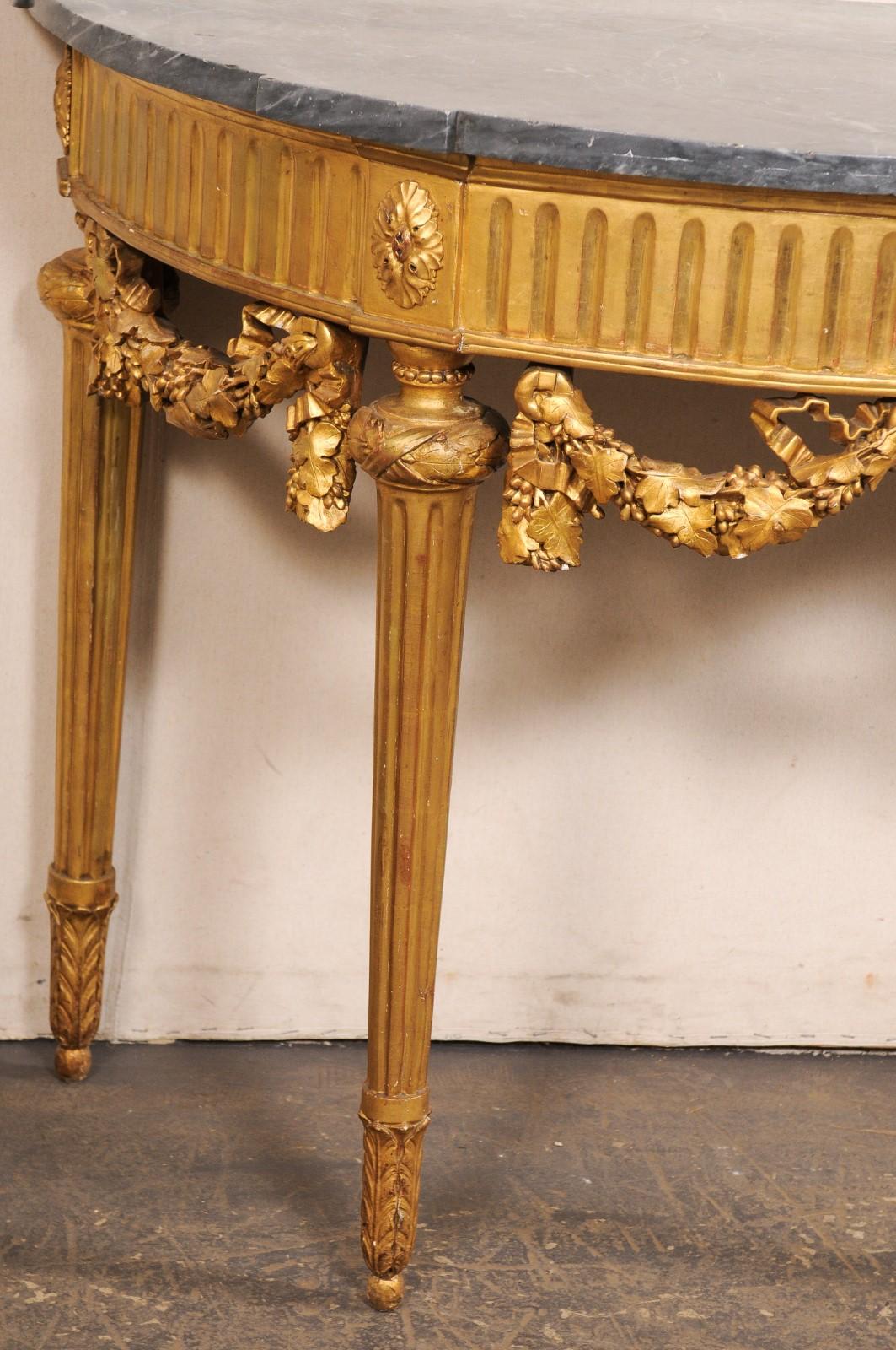 Table Demi-Lune française du 18e siècle avec jupe guirlande et plateau en marbre bleu turquin en vente 1