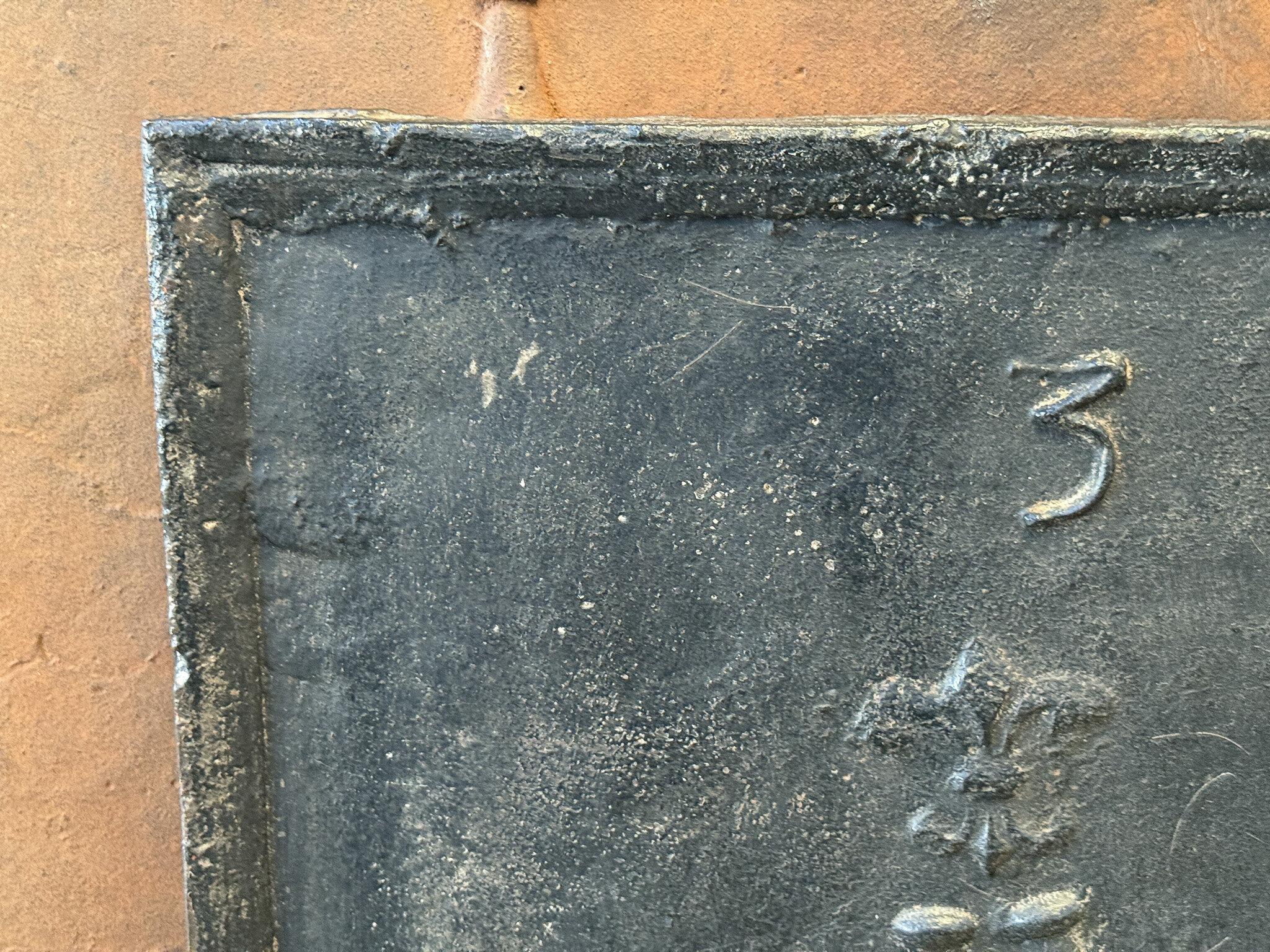 18th C French Fireback / Backsplash with Pillars and Fleurs de Lys, Dated 1733 For Sale 7