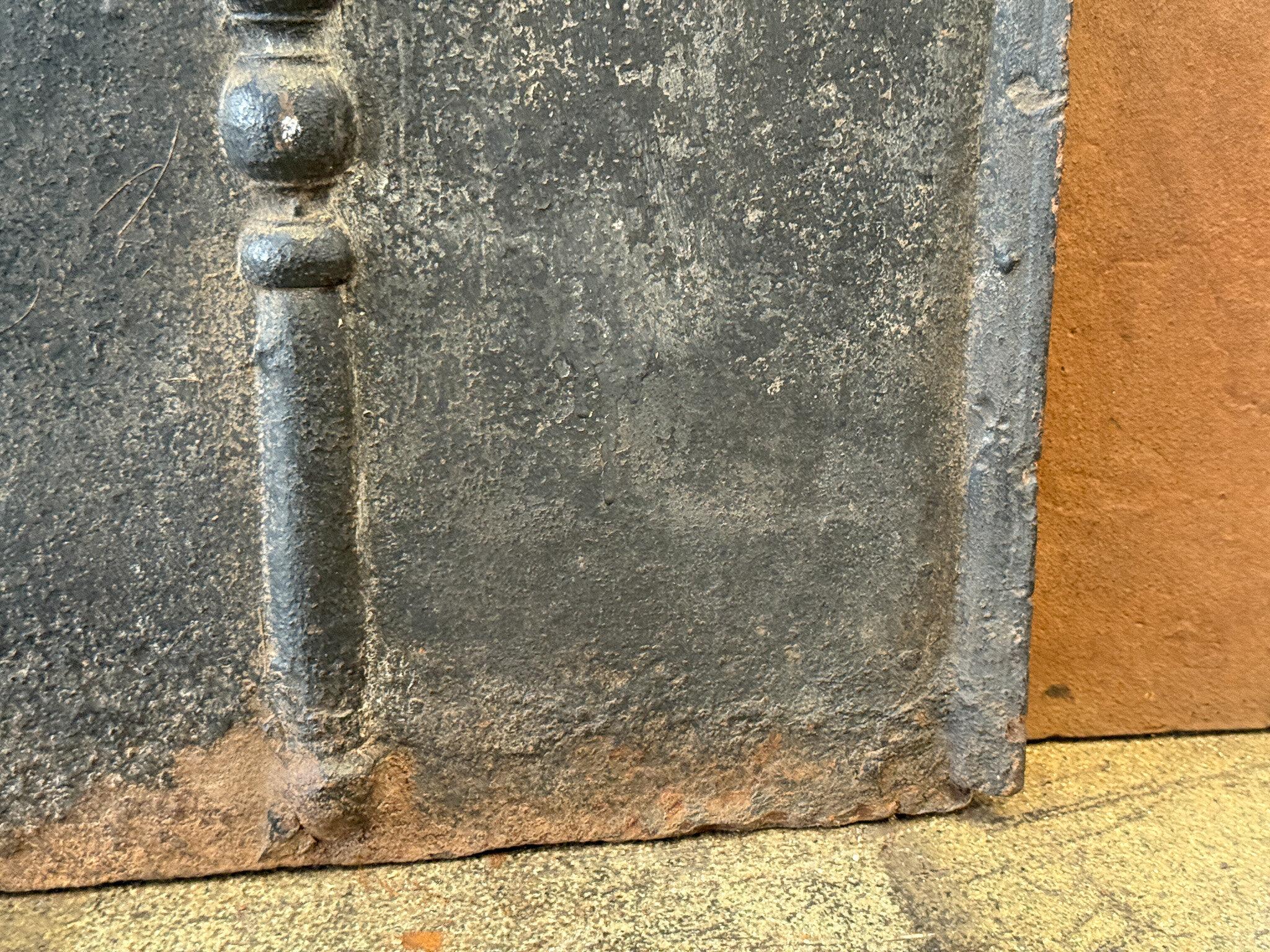 18th C French Fireback / Backsplash with Pillars and Fleurs de Lys, Dated 1733 For Sale 1
