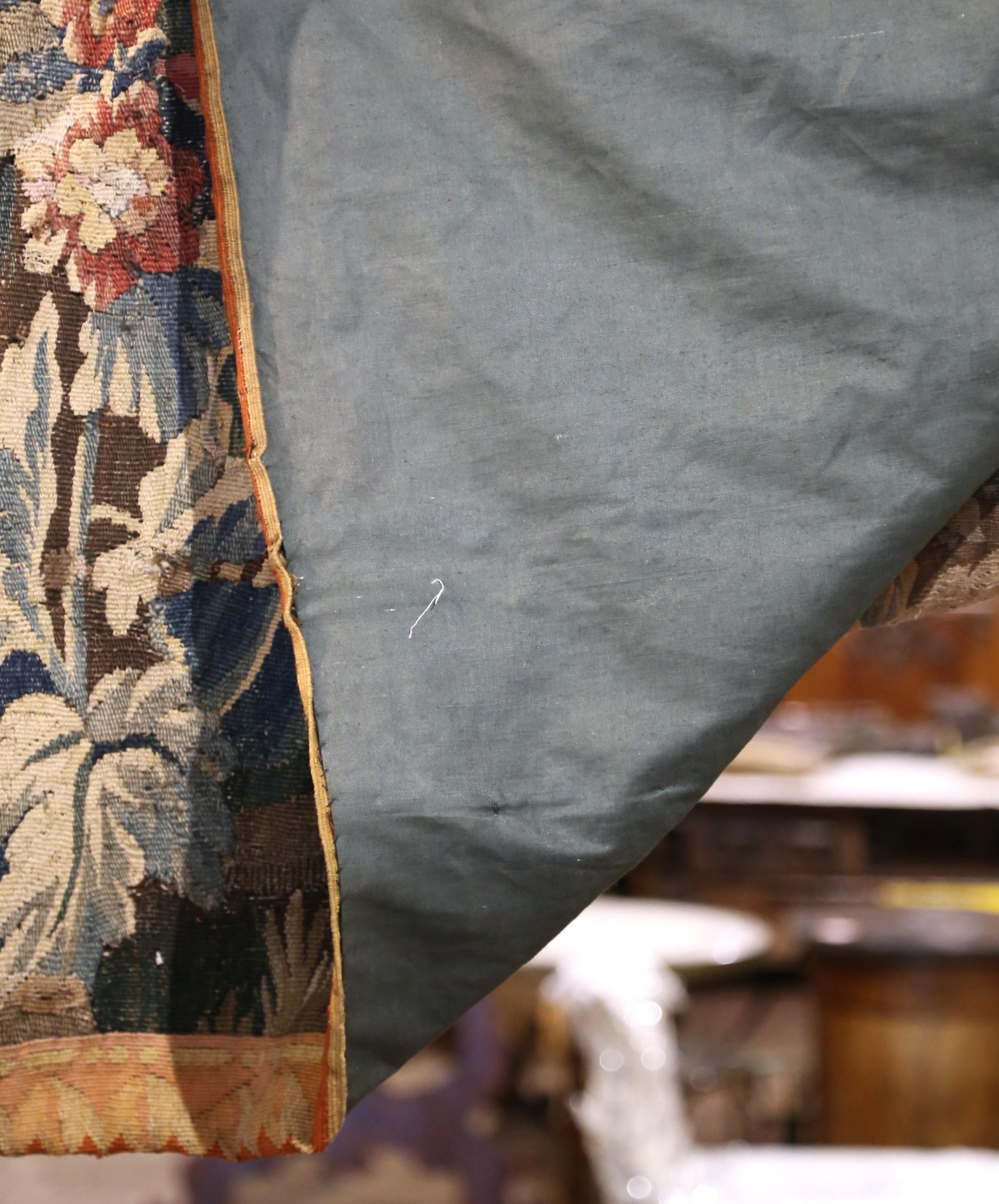 Tapiz de Aubusson francés tejido a mano del s. XVIII con pájaros, ruinas y borde floral en venta 3