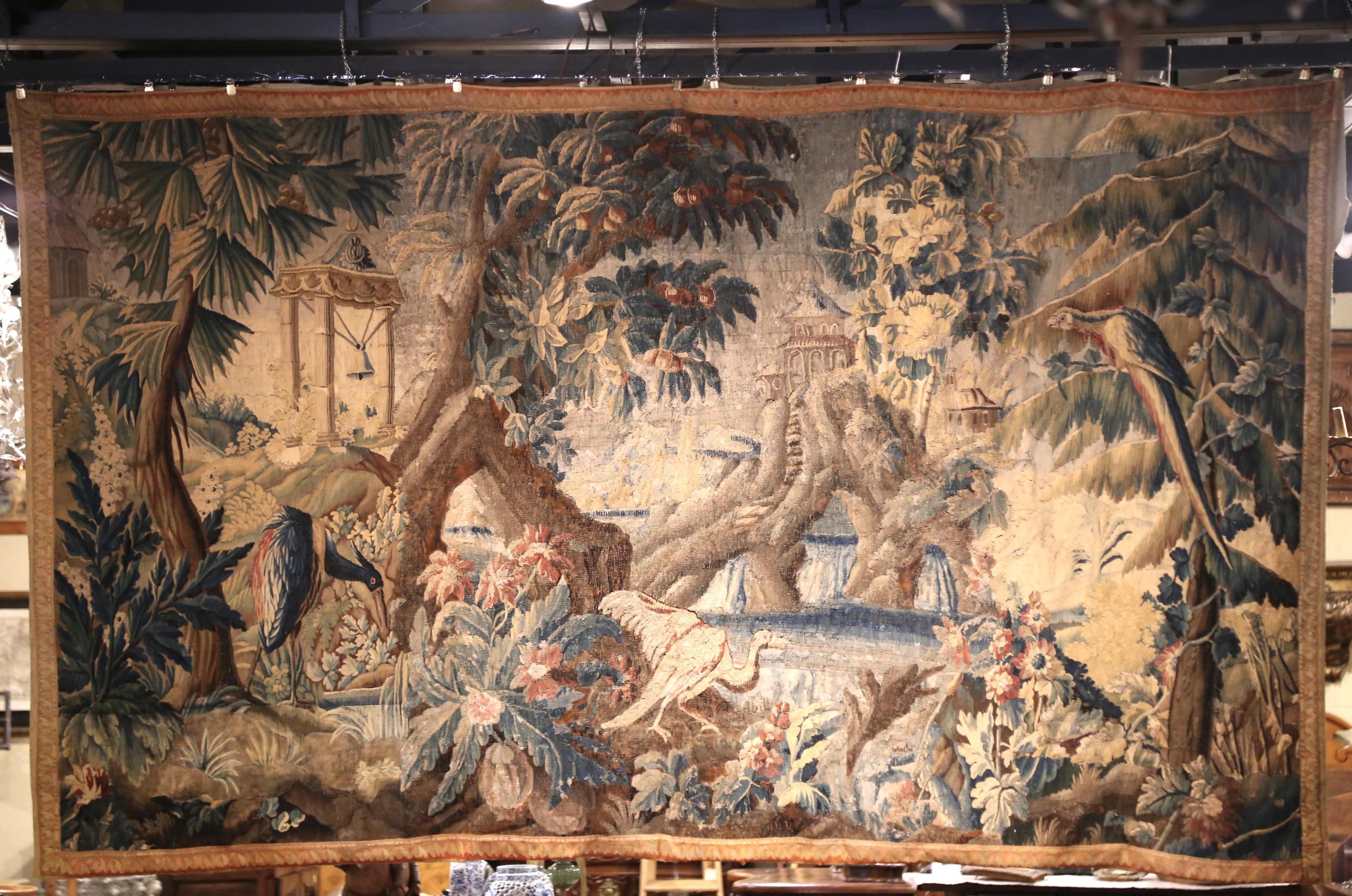 Tapiz de Aubusson francés tejido a mano del s. XVIII con pájaros, ruinas y borde floral Francés en venta