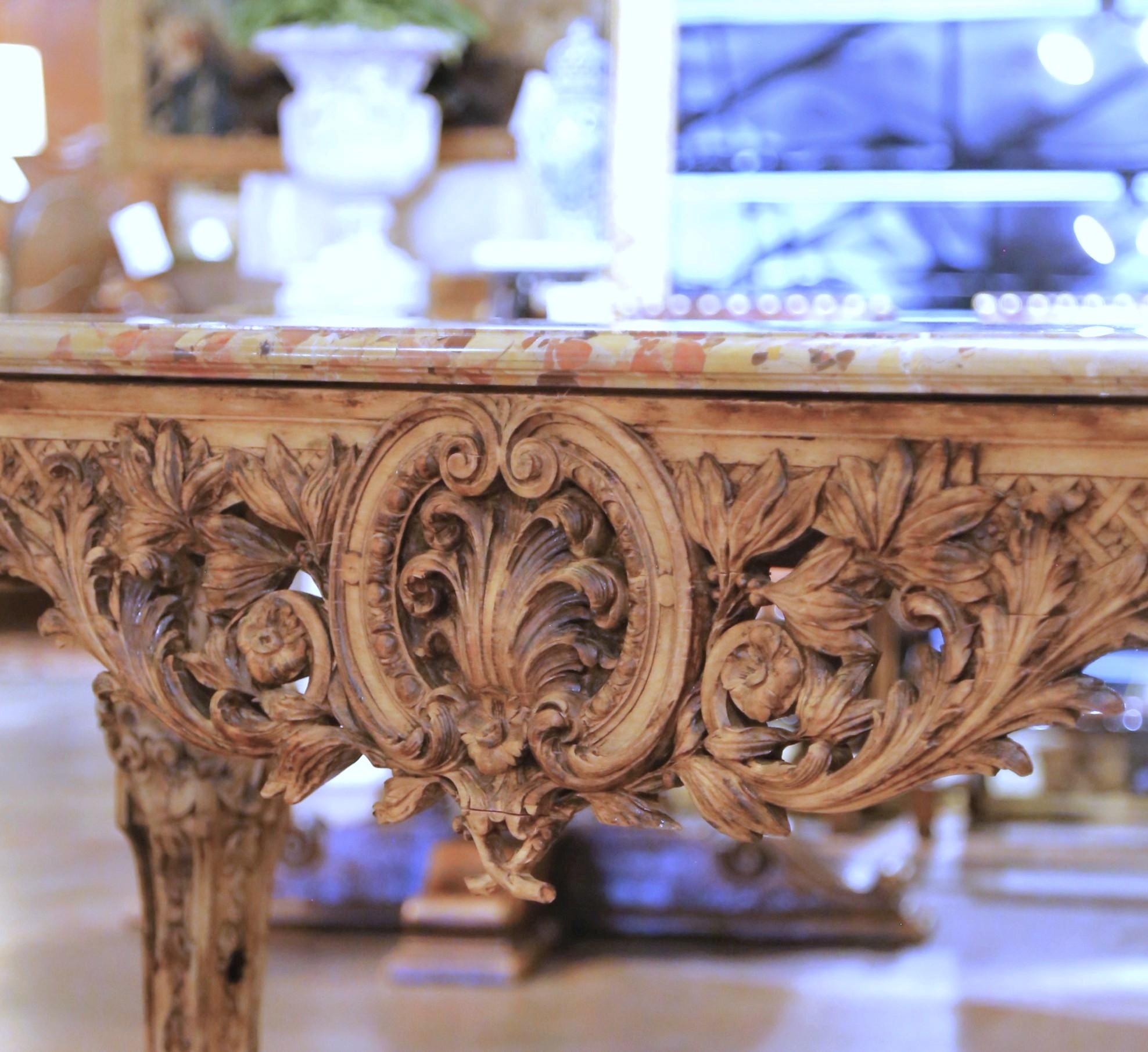 Tavolo da console francese Luigi XIV del XVIII secolo in noce sbiancato con piano in marmo di Breccia In condizioni ottime in vendita a Dallas, TX