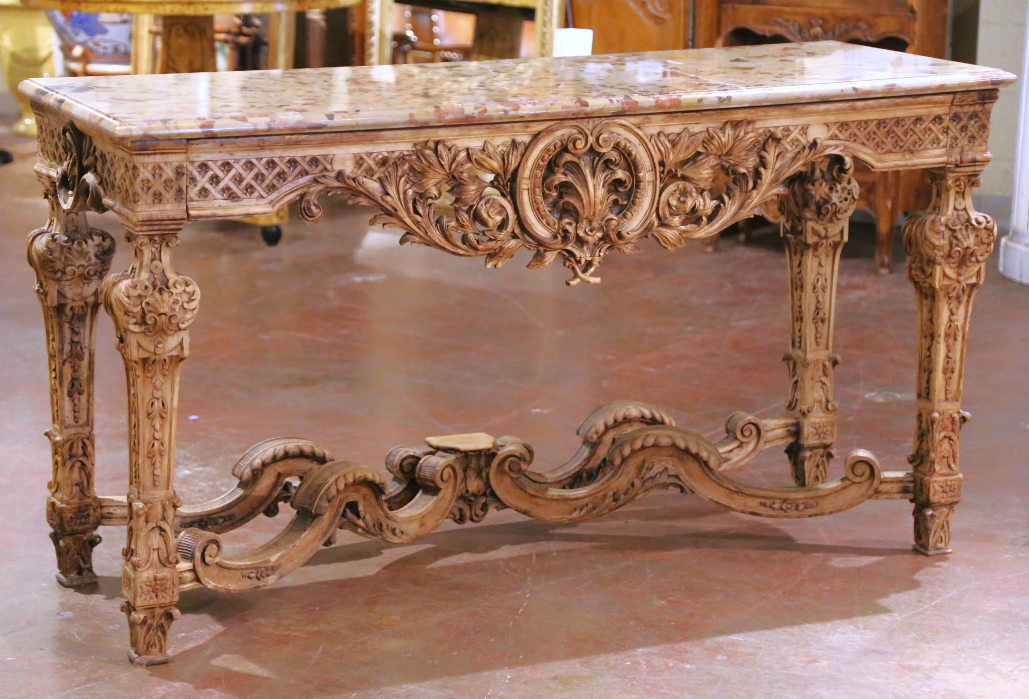 Noce Tavolo da console francese Luigi XIV del XVIII secolo in noce sbiancato con piano in marmo di Breccia in vendita
