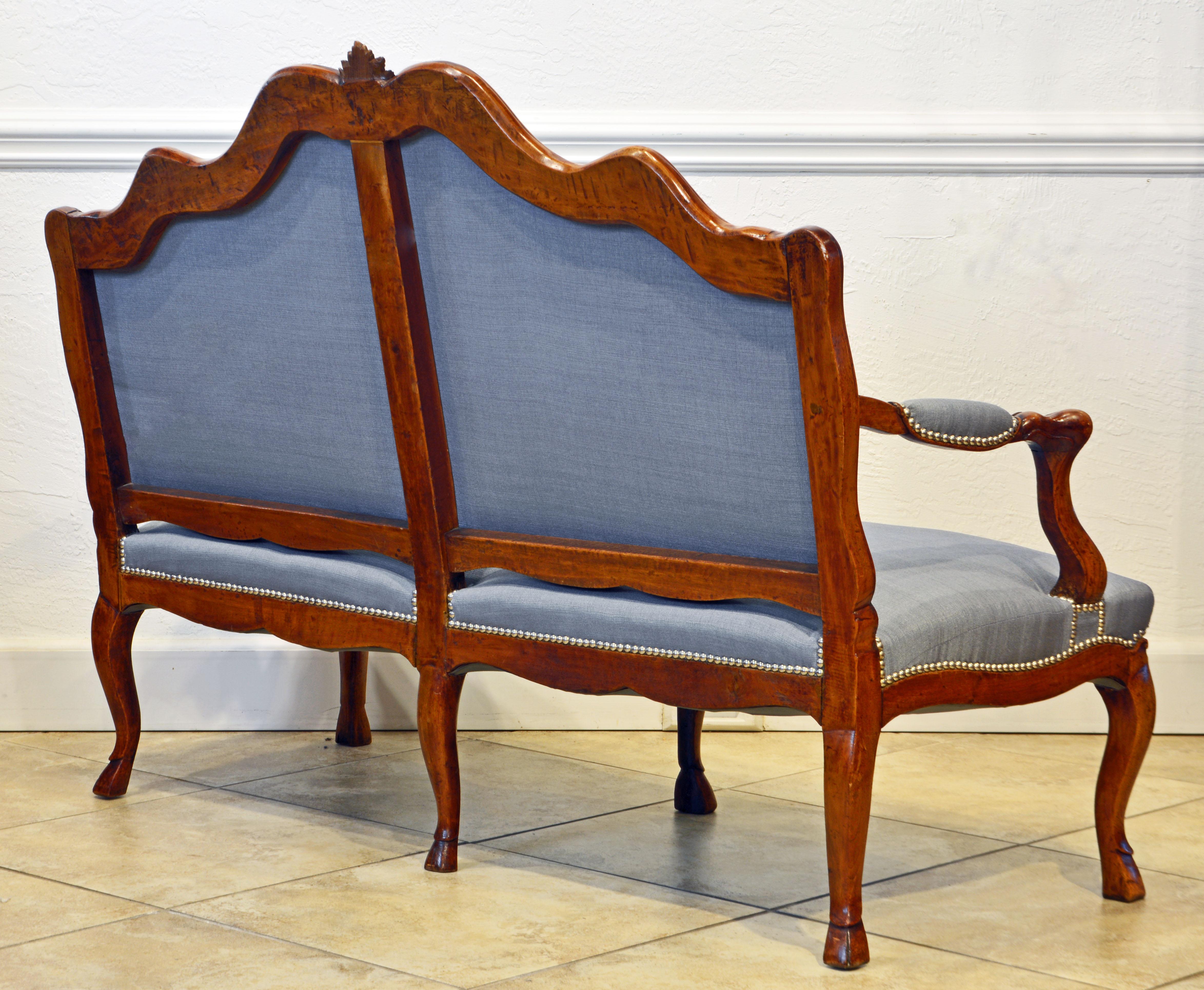 18th Century French Louis XV Carved Walnut Canape or Settee, Lovely Form and Detail