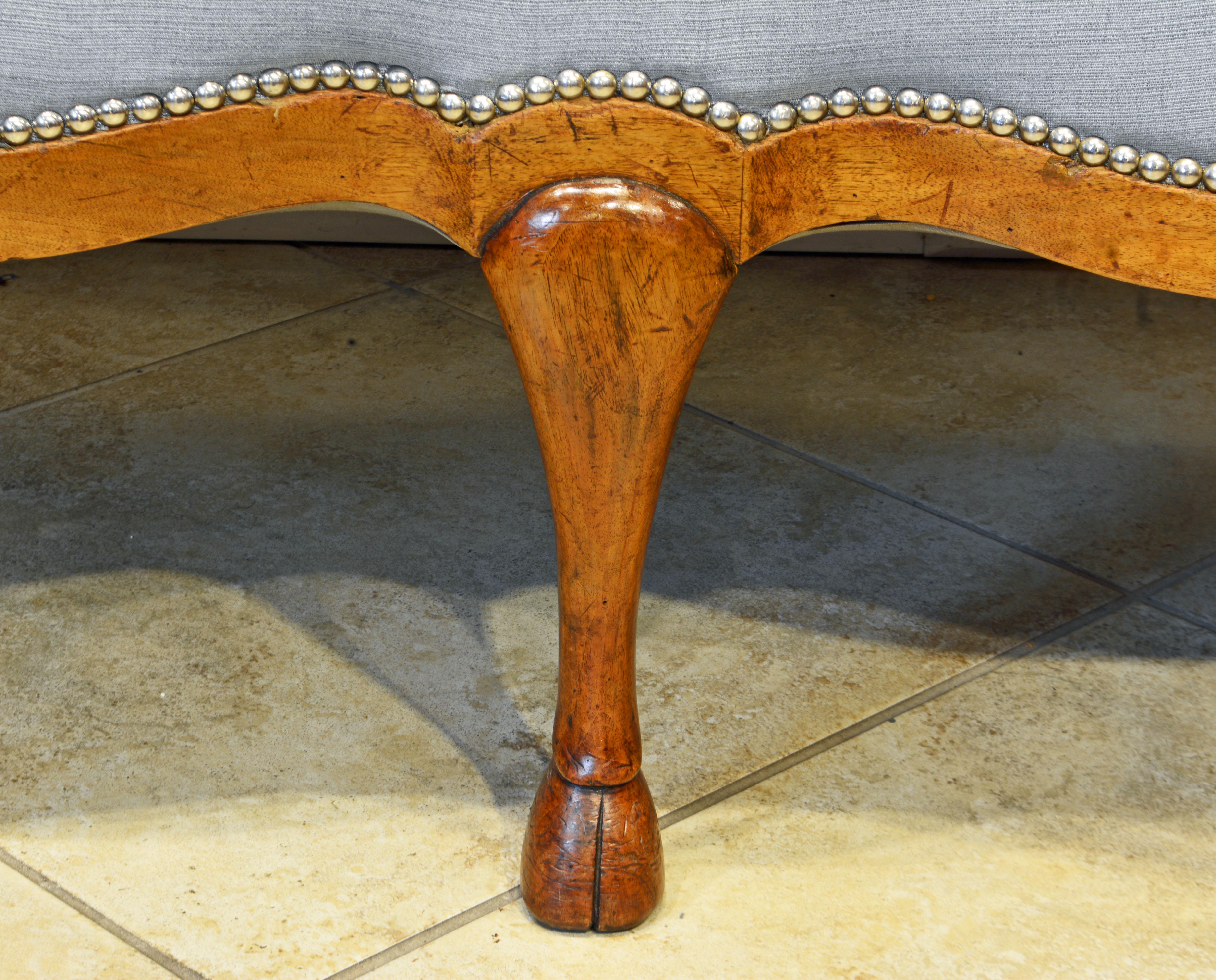 French Louis XV Carved Walnut Canape or Settee, Lovely Form and Detail 1