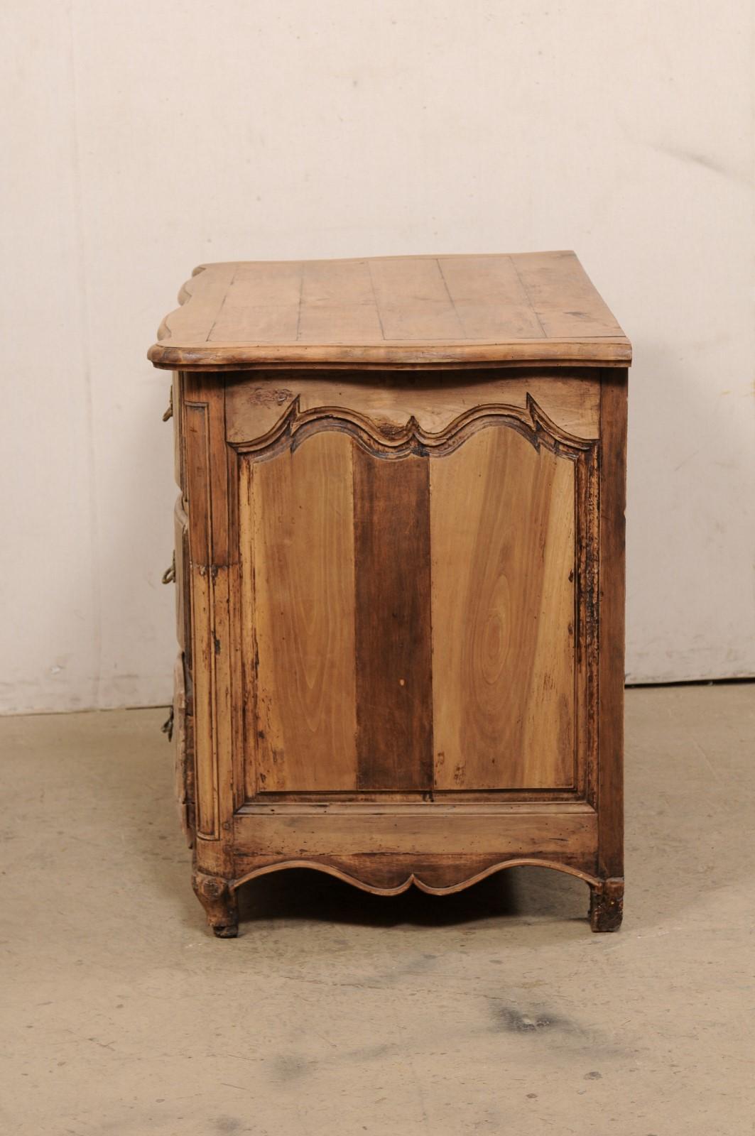18th C. French Louis XV Carved-Wood Serpentine Commode For Sale 6