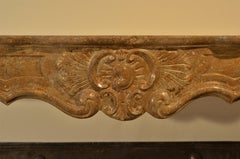 Französischer Louis XV.-Kaminsims aus dem 18. Jahrhundert