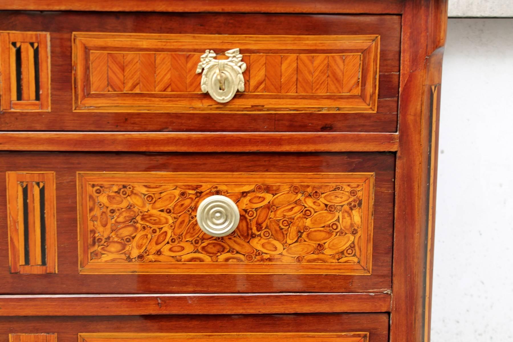 18th Century French Marquetry Chest of Drawers, Stamped J. Chastel In Good Condition For Sale In Brussels, BE