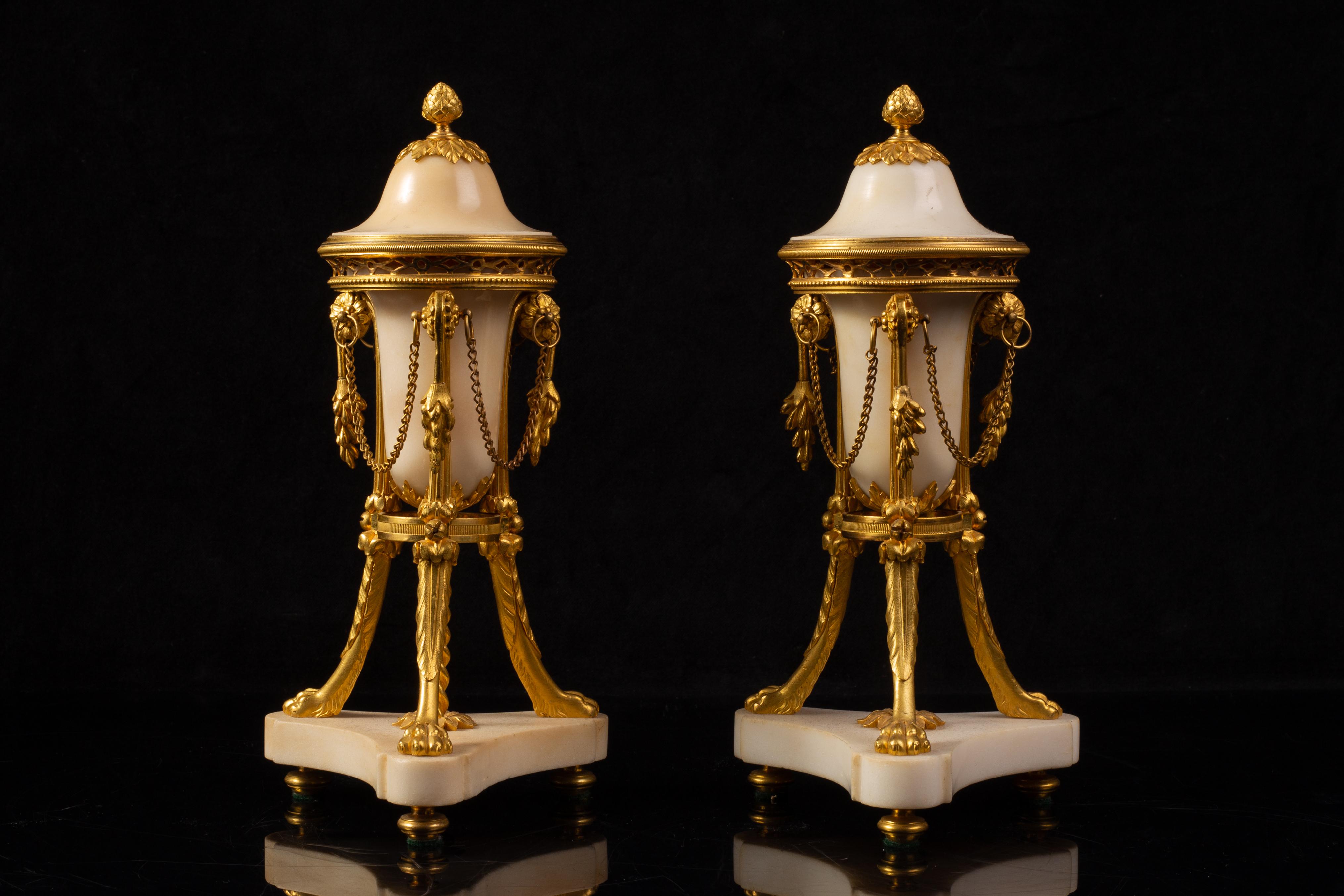 Louis XVI 18th C French Ormolu-Mounted Carrara Marble Pot-Pourri Cassolettes on Paw Feet For Sale