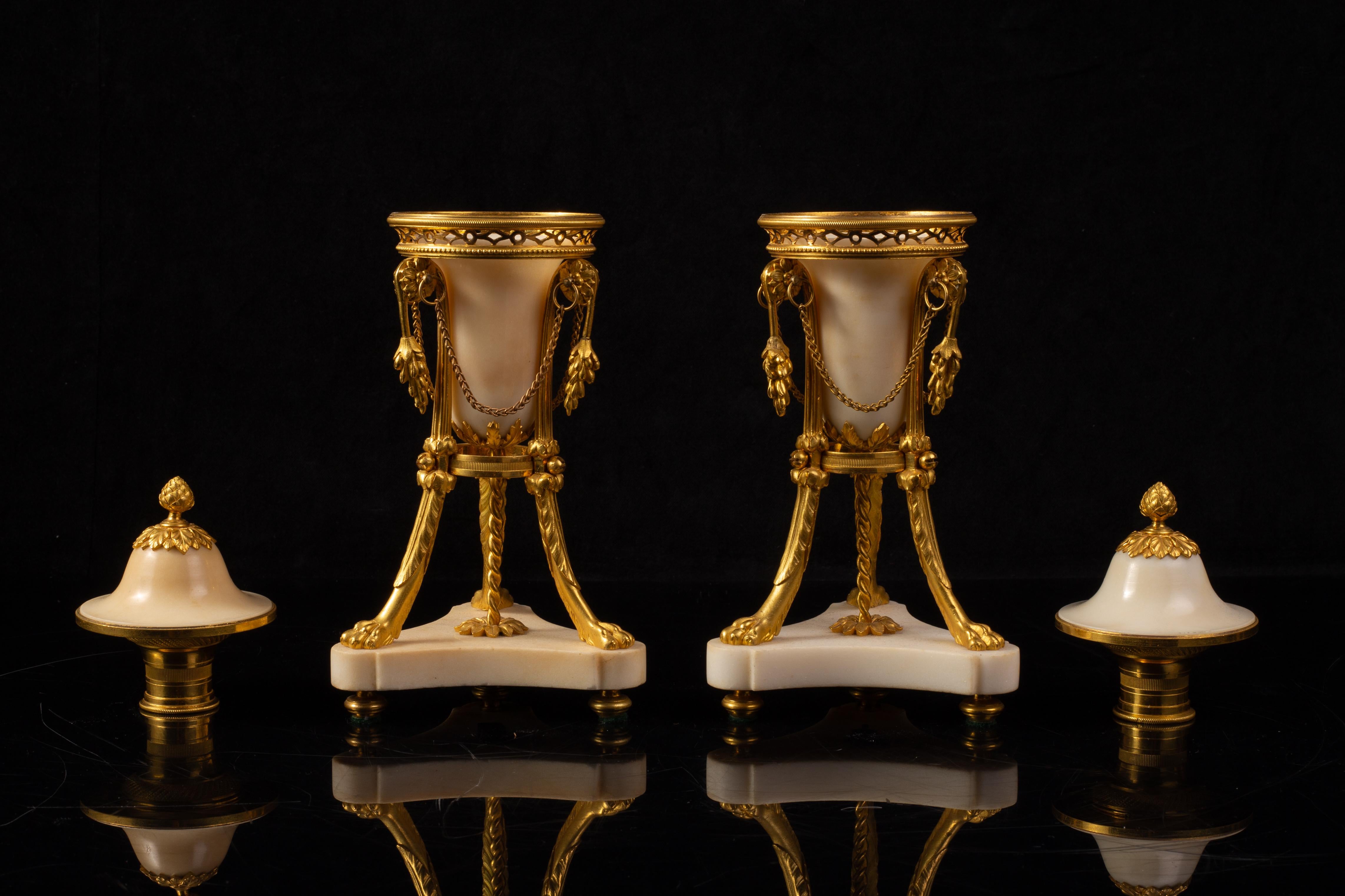Carved 18th C French Ormolu-Mounted Carrara Marble Pot-Pourri Cassolettes on Paw Feet For Sale