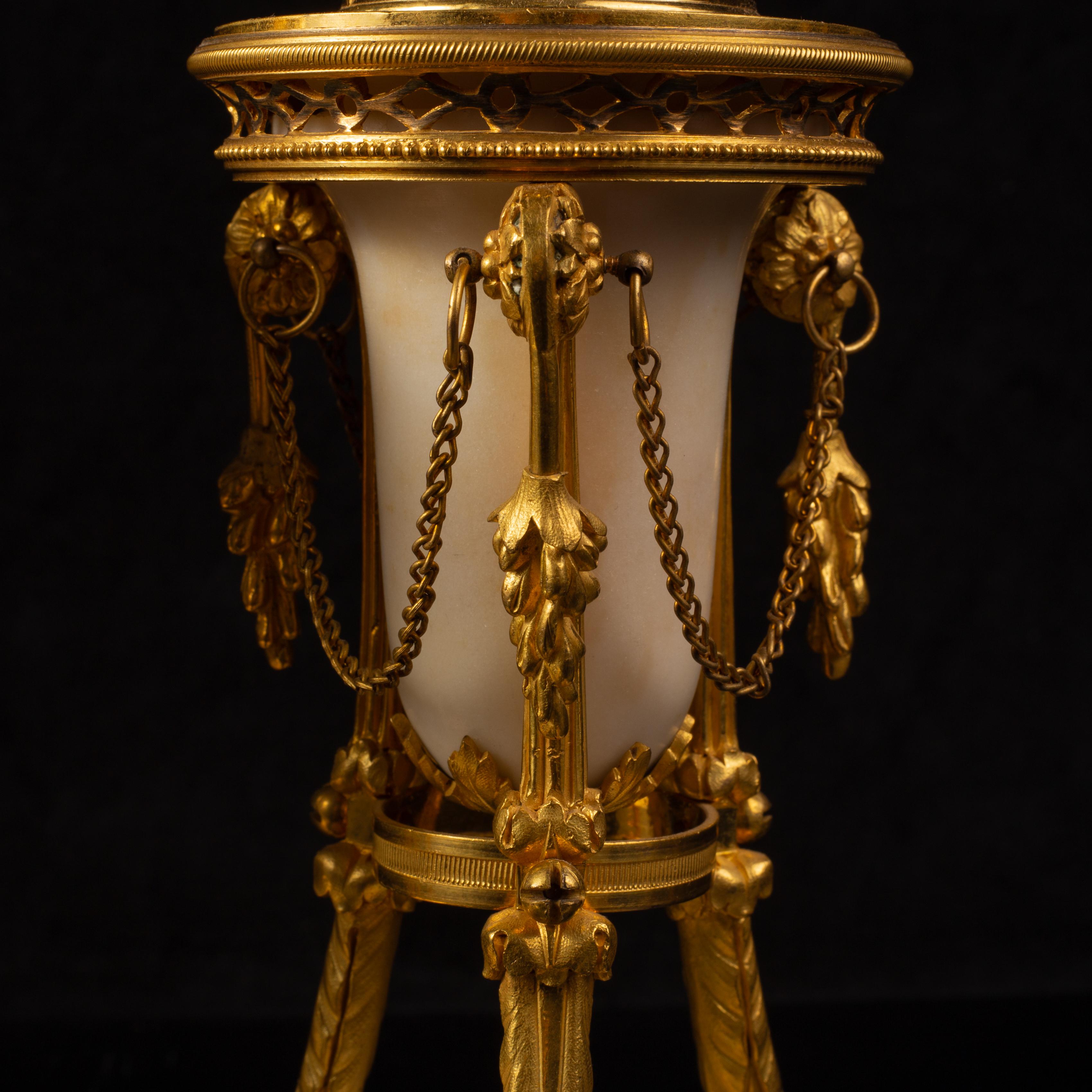 18th C French Ormolu-Mounted Carrara Marble Pot-Pourri Cassolettes on Paw Feet For Sale 1