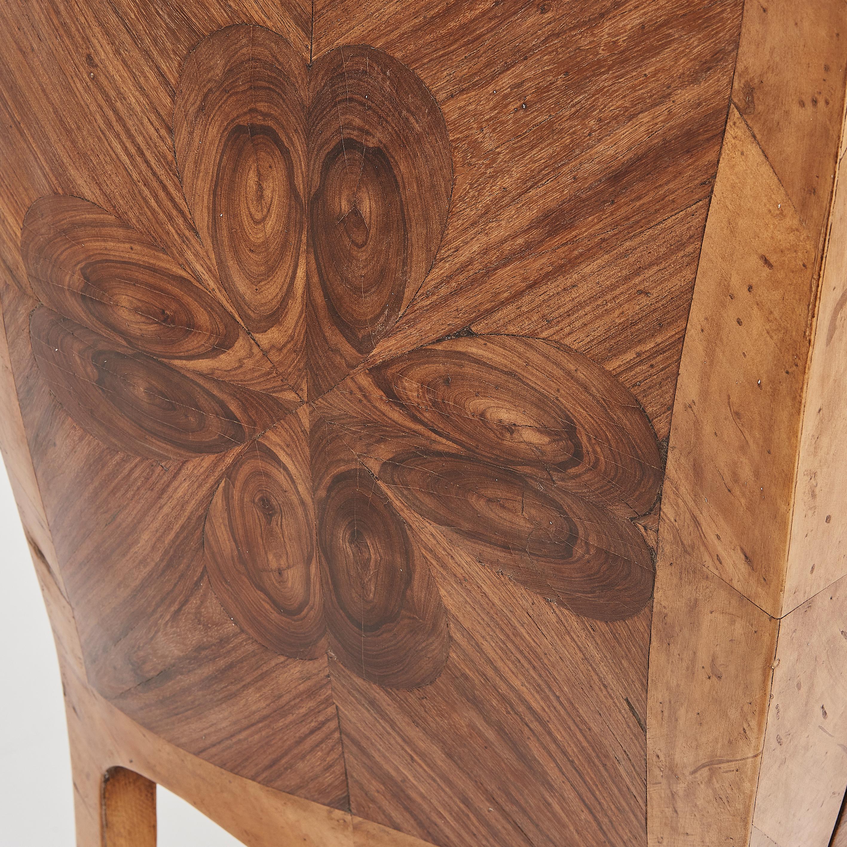 18th C. French Oyster Wood Chest Of Drawers 4