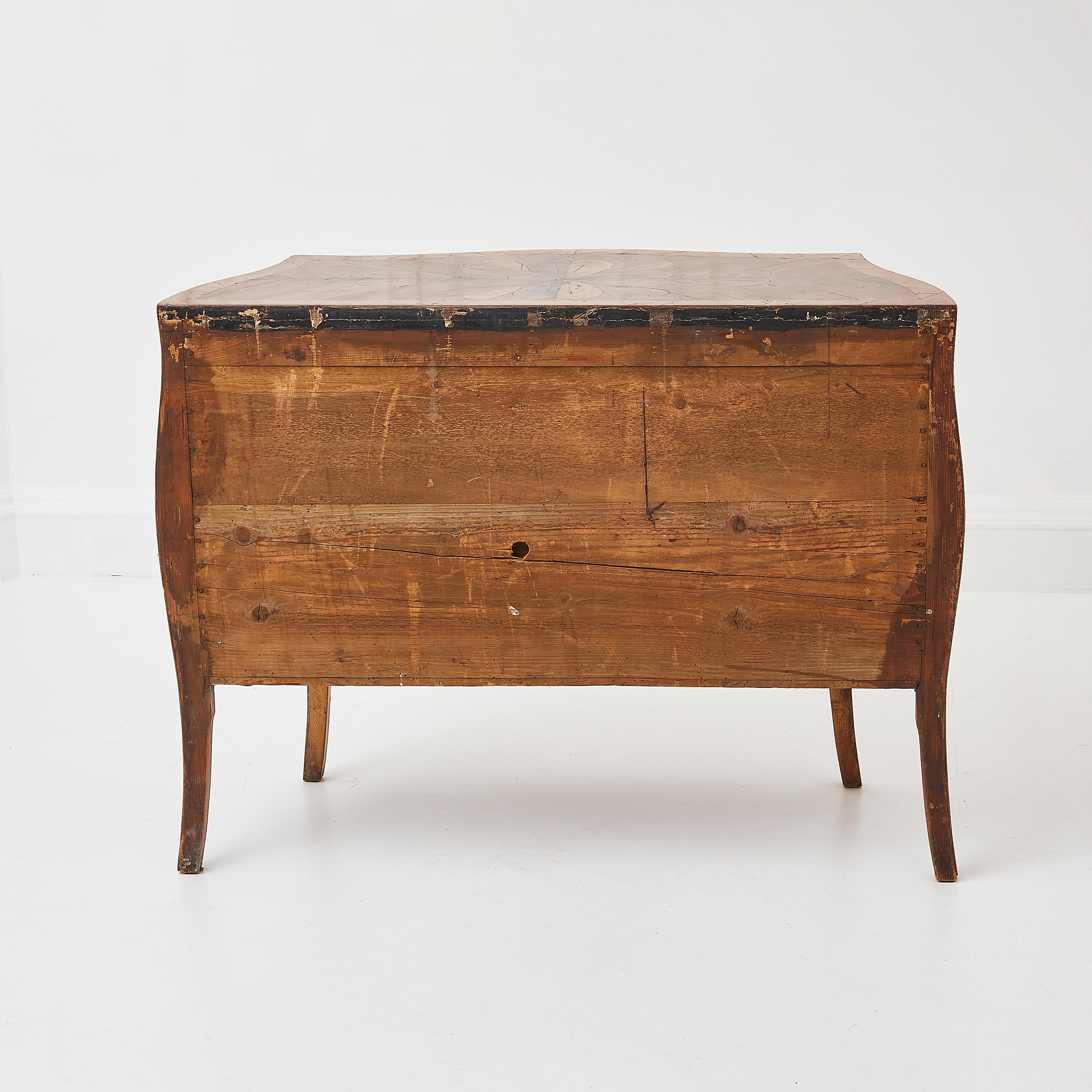 18th C. French Oyster Wood Chest Of Drawers 5