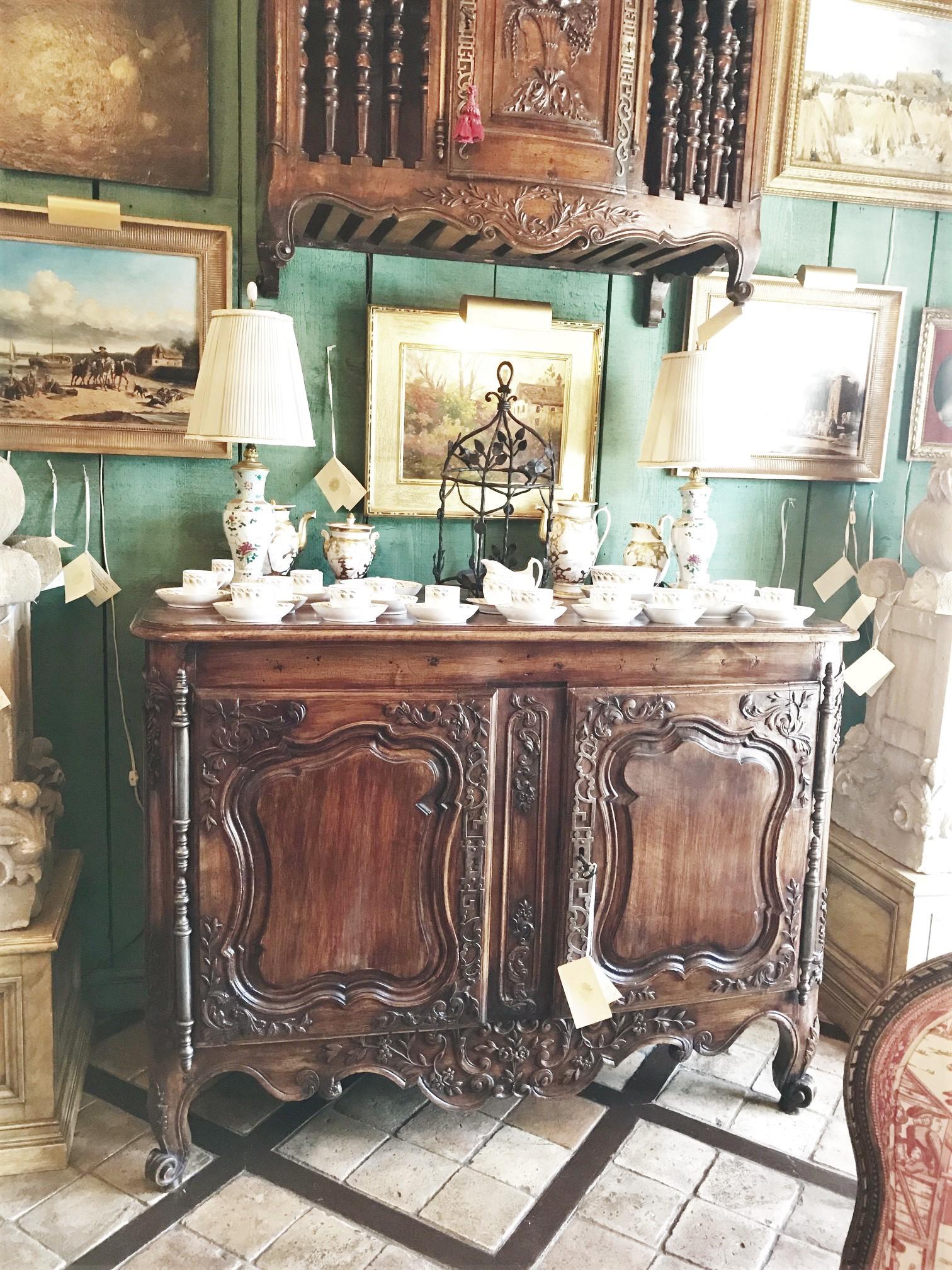 18th C. French Provencal Arlesienne Credenza in Walnut Antiques Buffet Cabinet For Sale 14