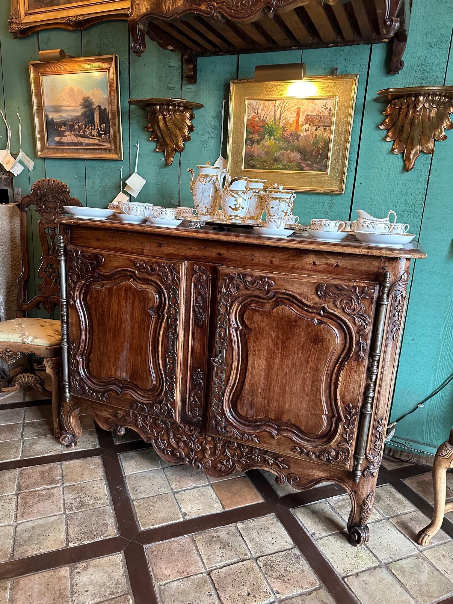 Louis XV 18th C. French Provencal Arlesienne Credenza in Walnut Antiques Buffet Cabinet For Sale