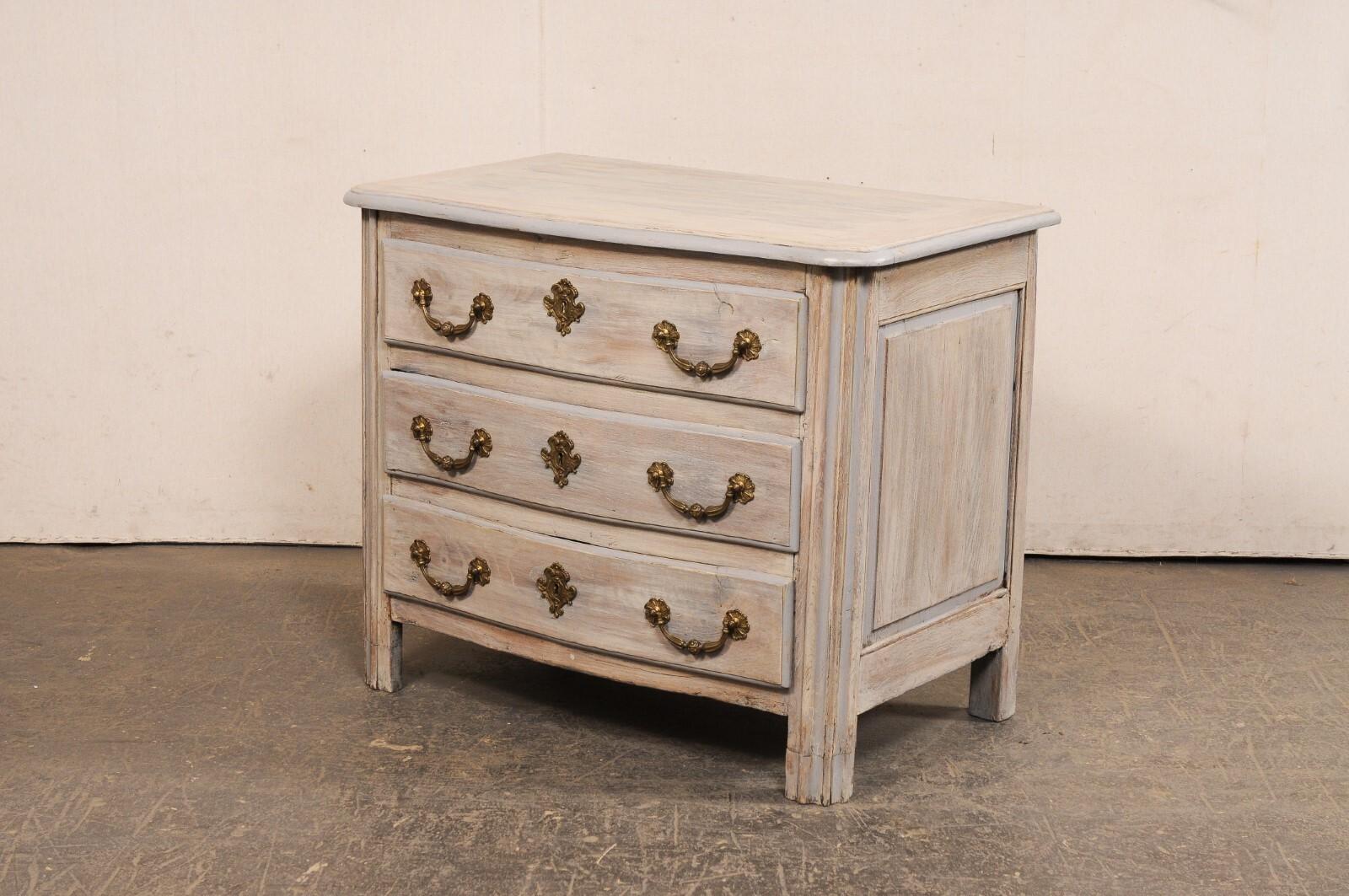 18th C. French Serpentine Commode w/Spectacular Brass Hardware For Sale 6