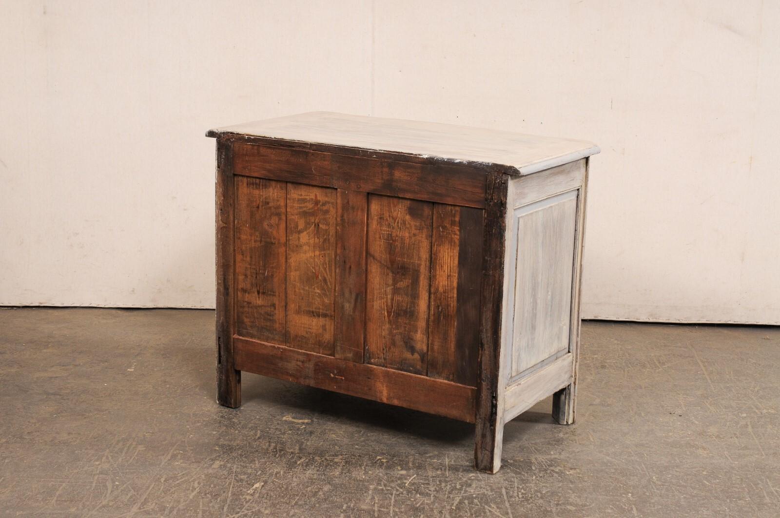 18th C. French Serpentine Commode w/Spectacular Brass Hardware For Sale 2