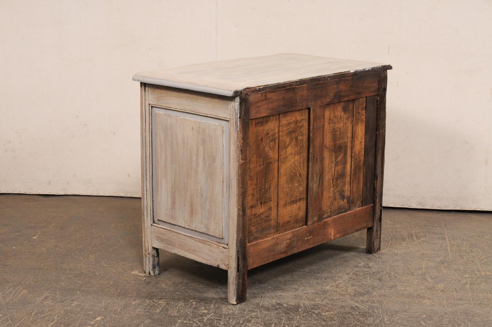 18th C. French Serpentine Commode w/Spectacular Brass Hardware For Sale 4