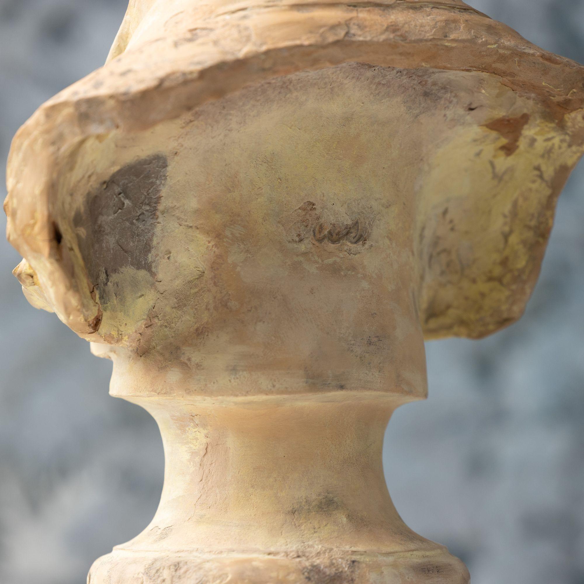 XVIII sec. Busto in terracotta gialla firmato francese di un artista in vendita 8
