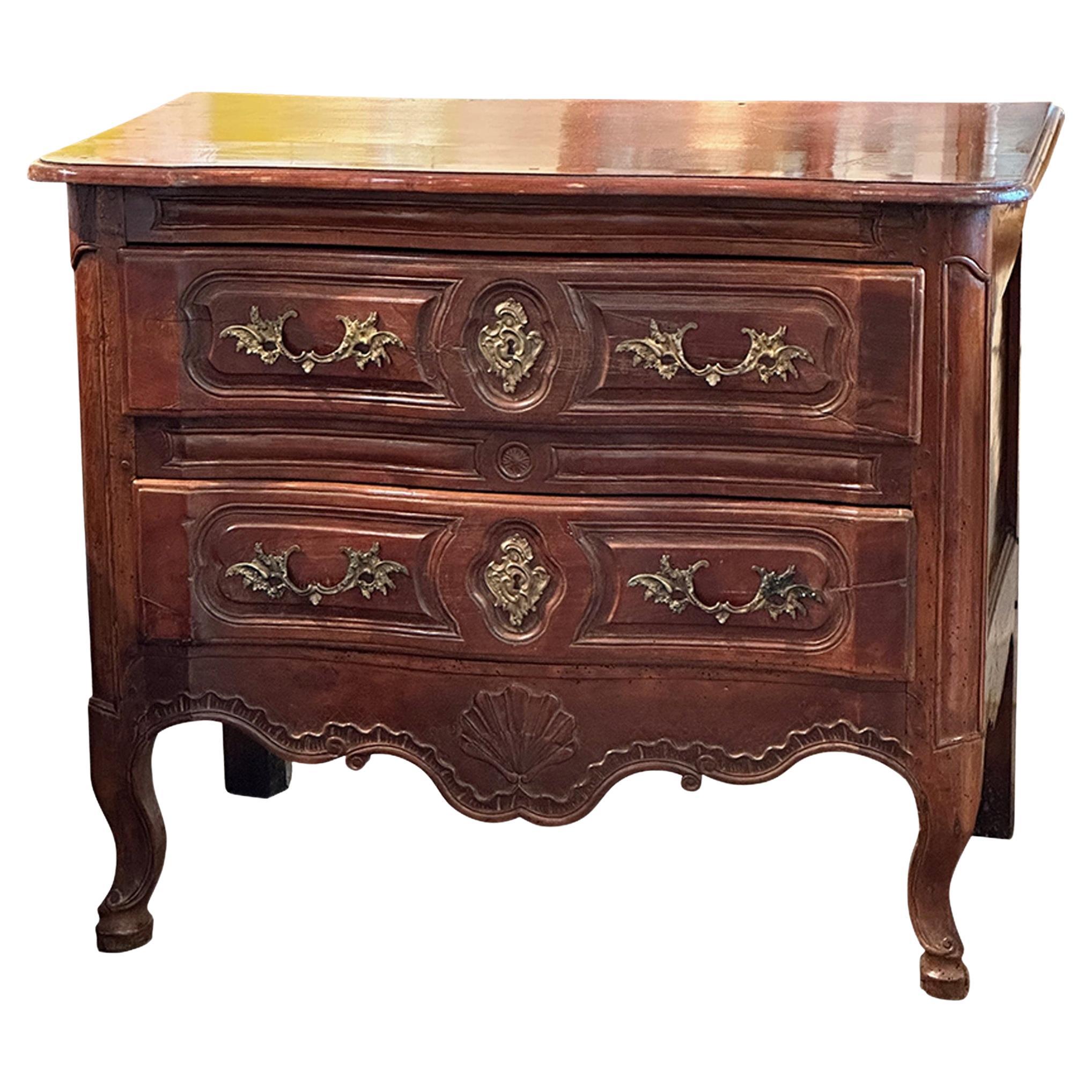 18th C. French Walnut Commode For Sale