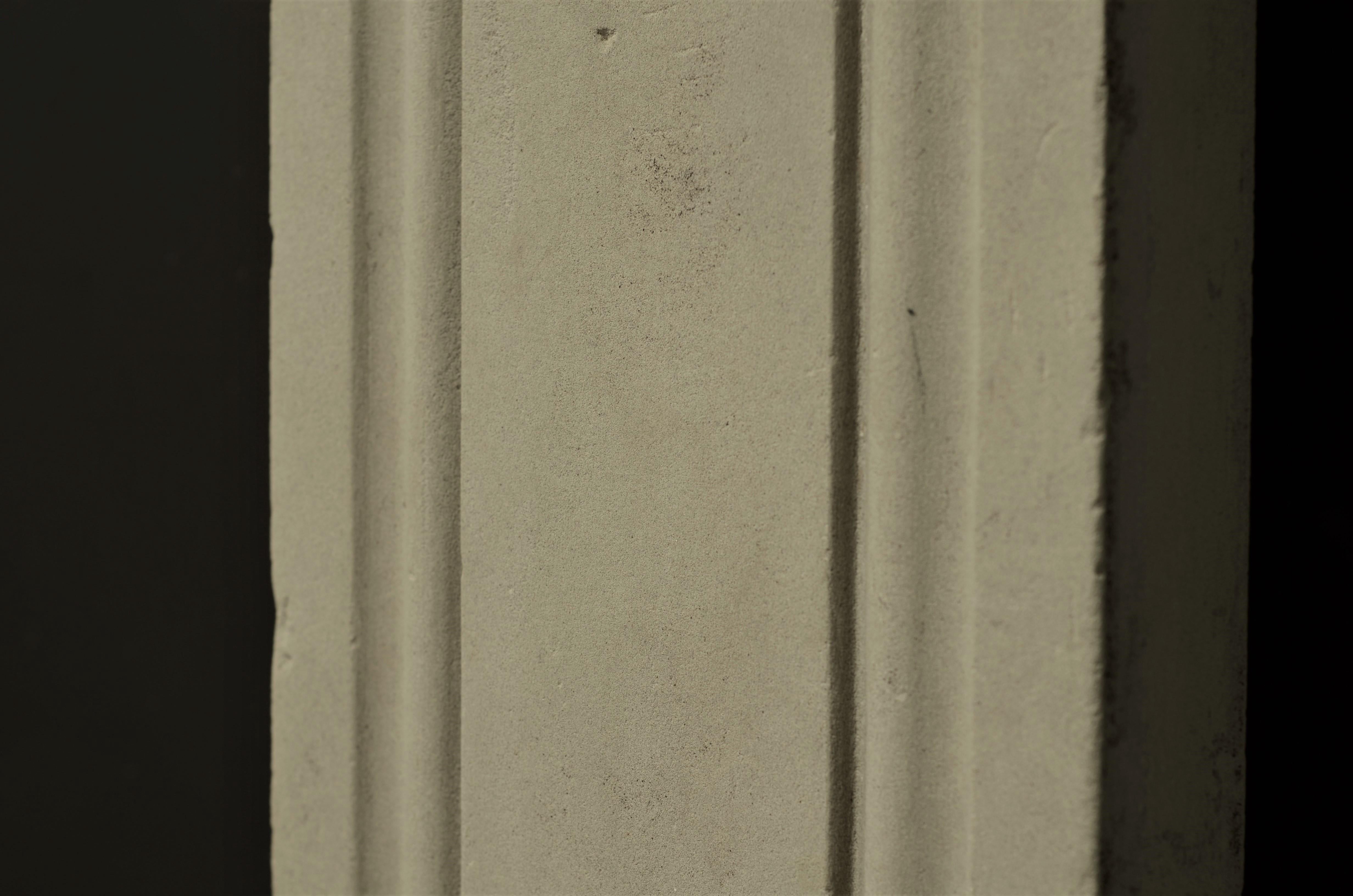 18. Jahrhundert George II Kalkstein Kamin Kamin Mantel im Angebot 9
