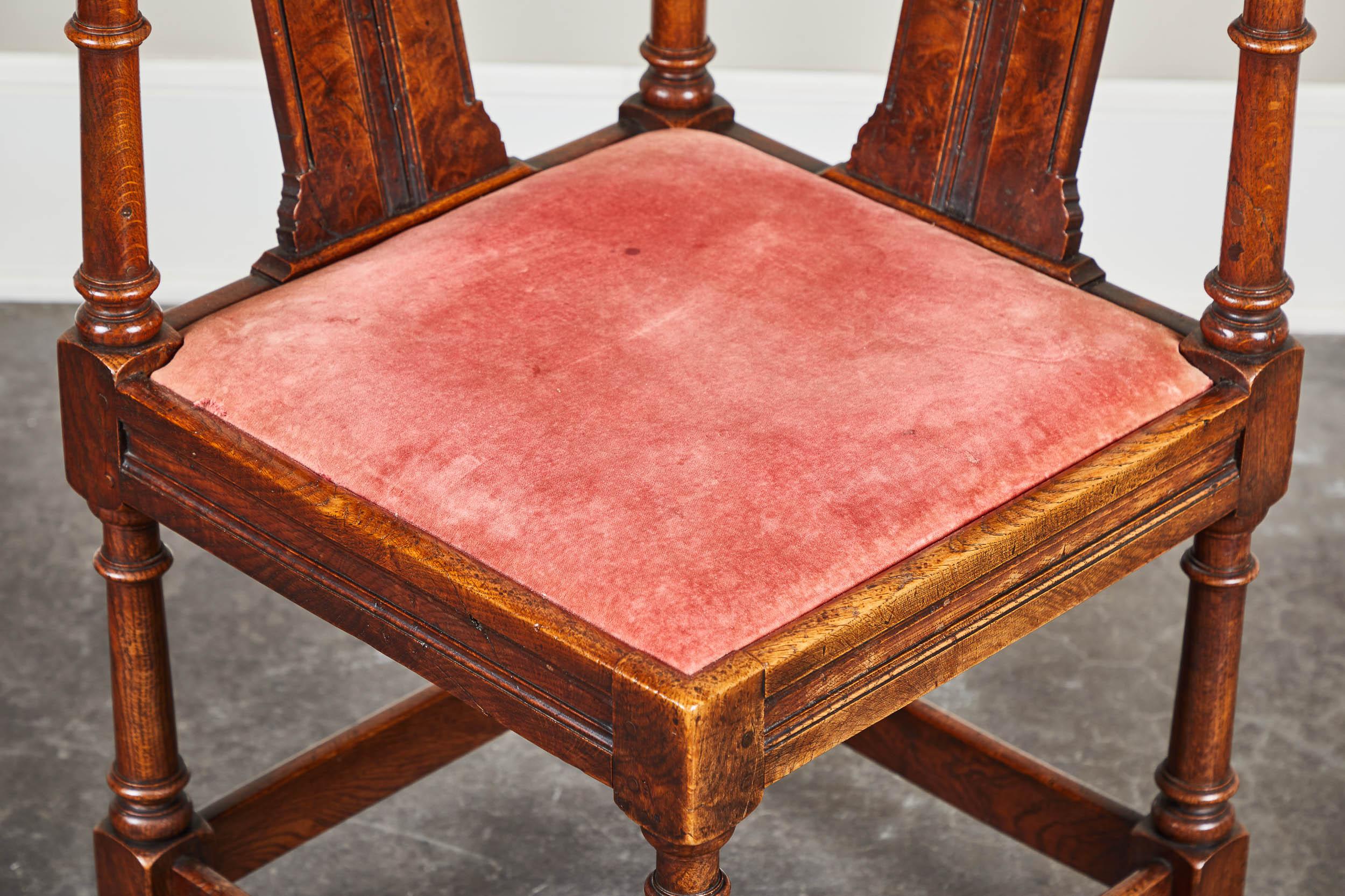 18th Century George III Oak and Elm Corner Chair For Sale 1