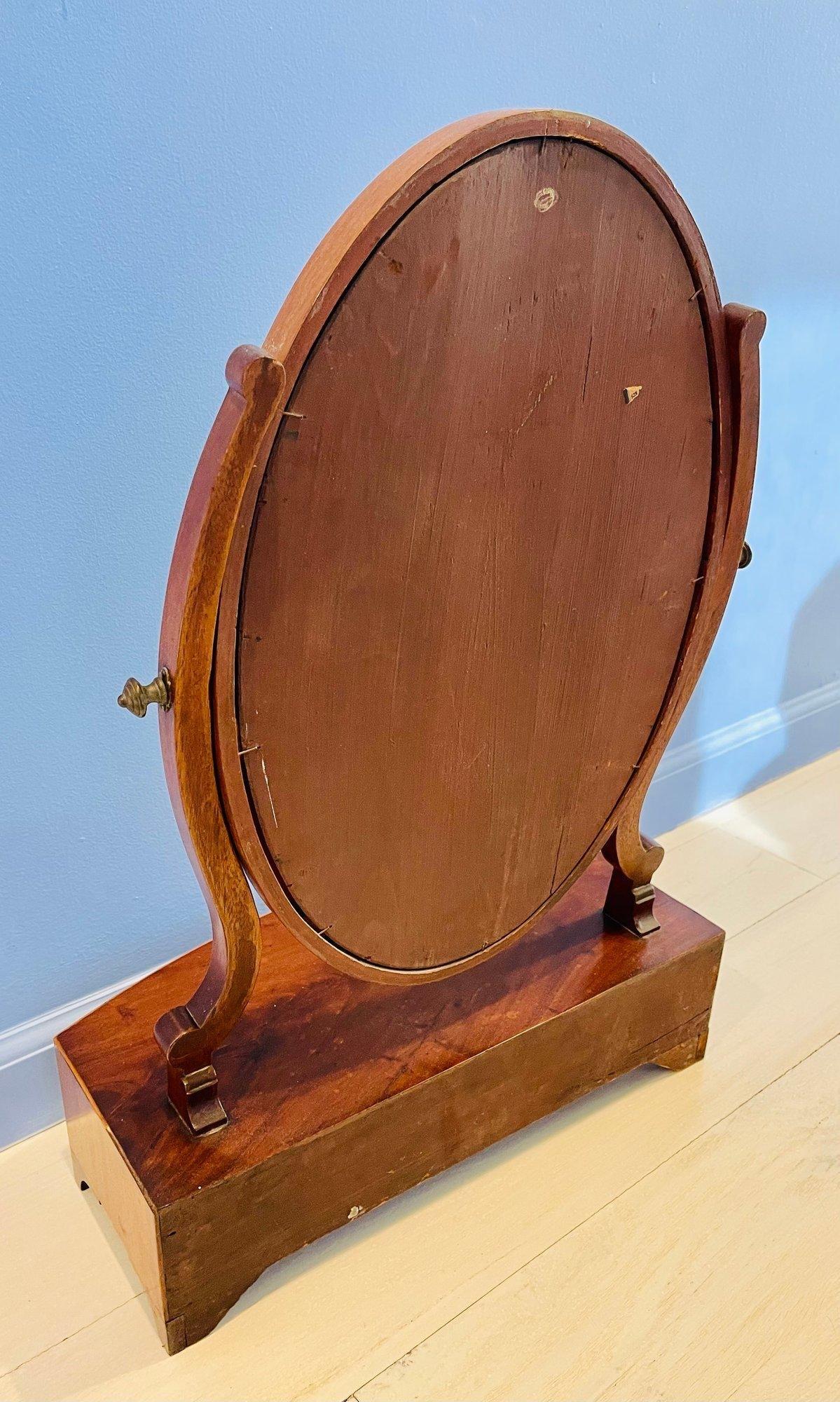 18th C Georgian Mahogany Tilting Dressing Mirror In Good Condition For Sale In Sheridan, CO