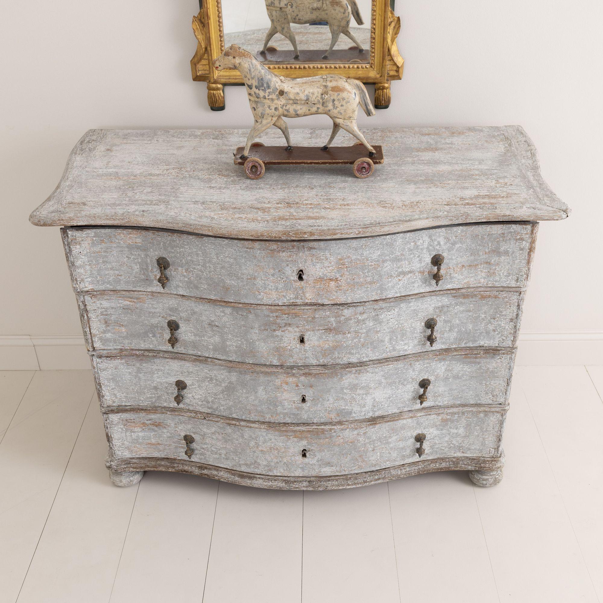 18th Century German Baroque Arbalette Front Commode in Original Paint For Sale 3